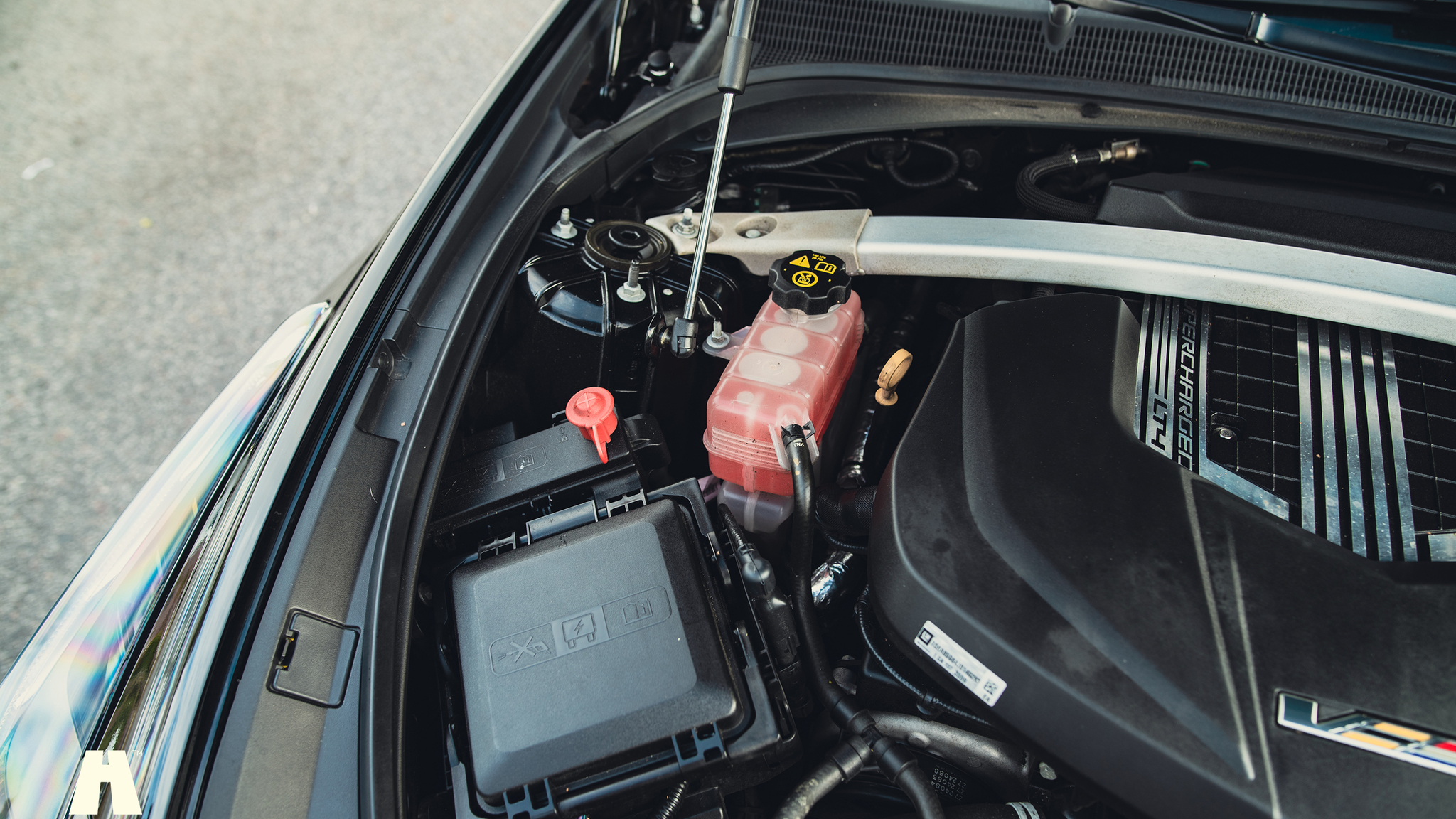 Image of 2018 Cadillac CTS-V Carbon Package mechanics