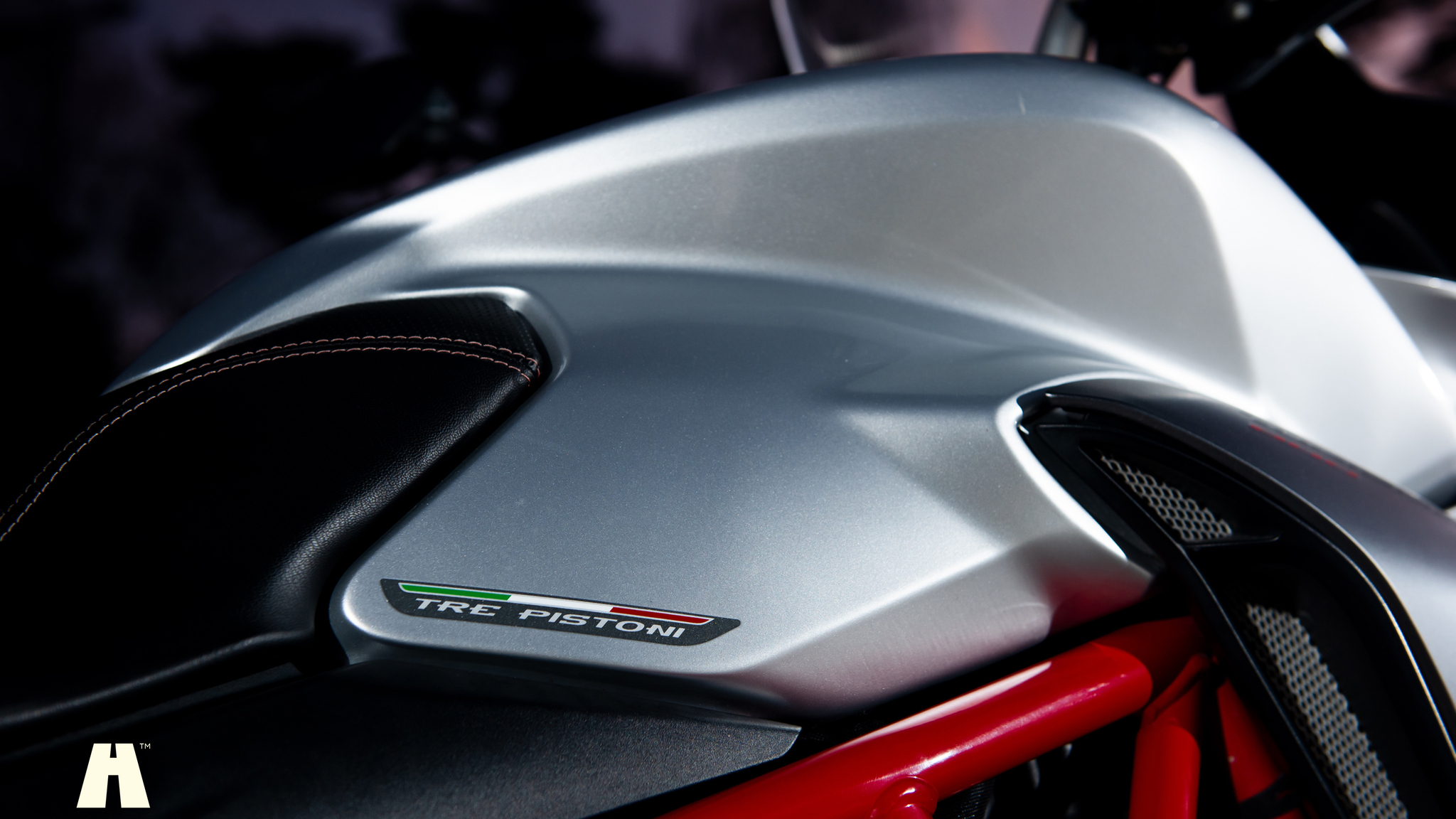 Exteriörbild på 2015 MV Agusta Veloce Turismo 800