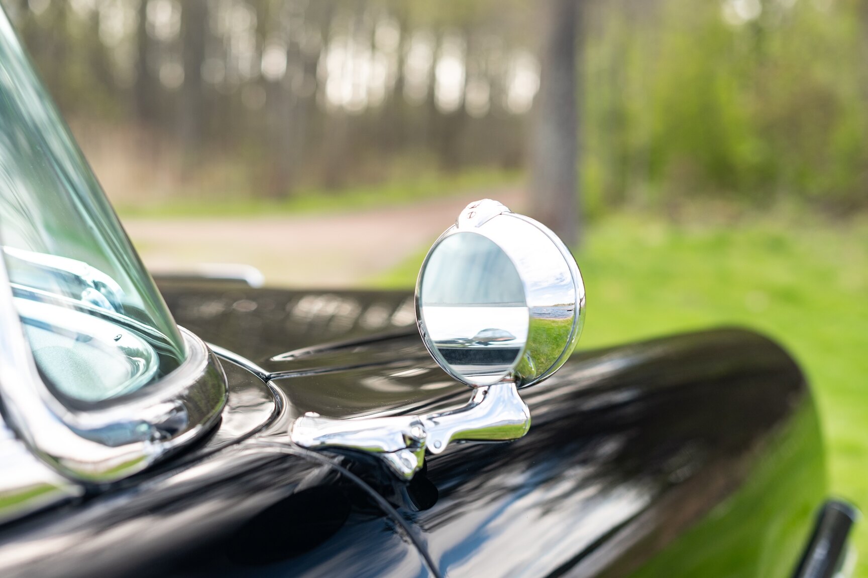 Exterior image of 1955 Packard Caribbean Cabriolet  (23)