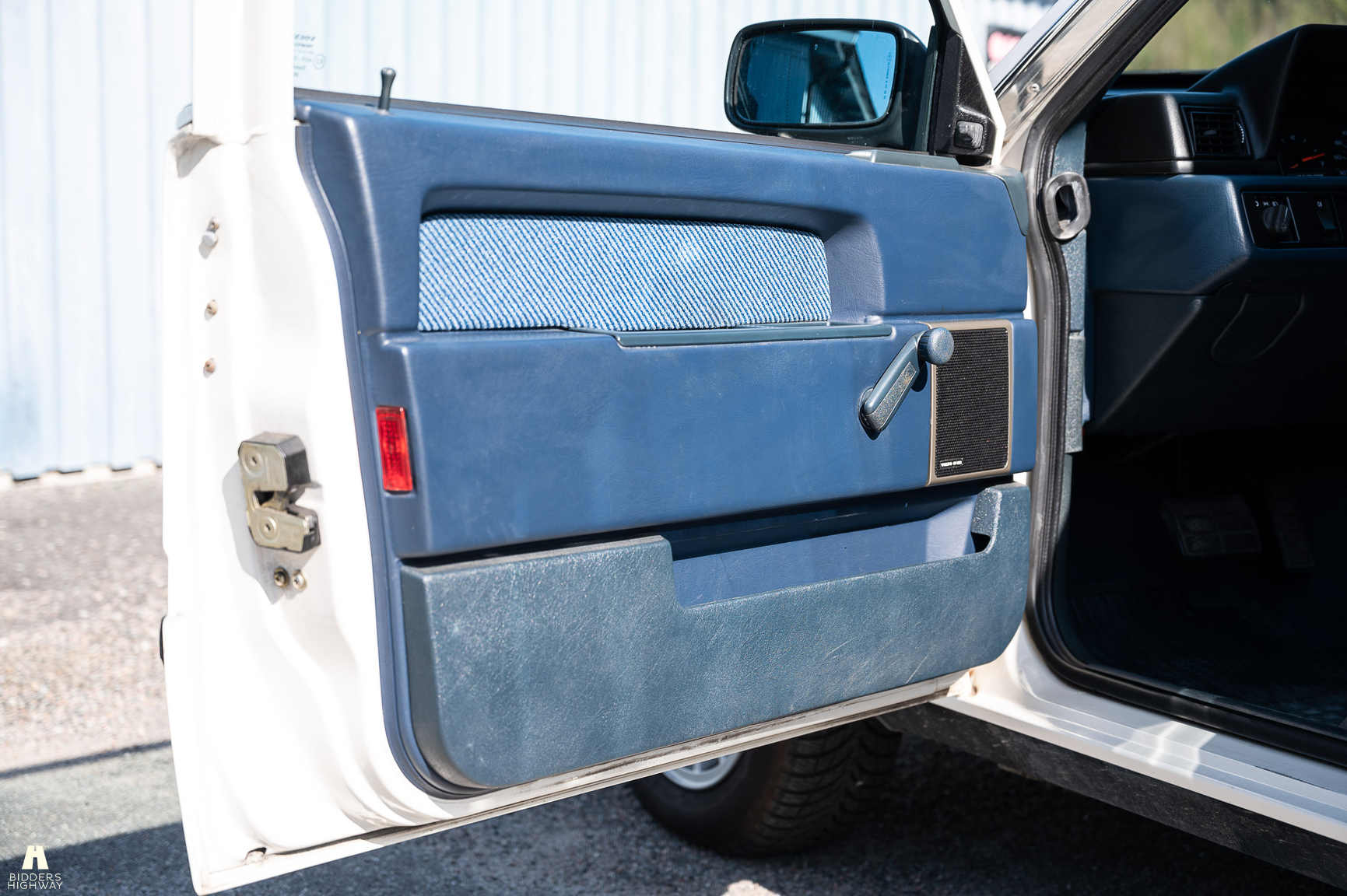 Interior image of 1988 Volvo 740 GL (53)