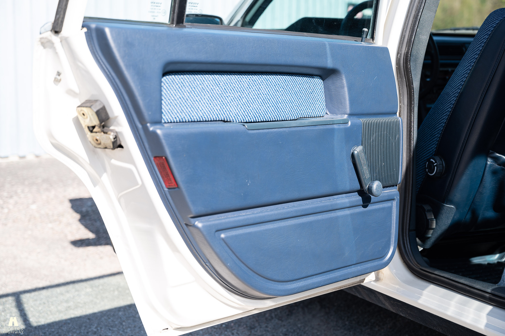 Interior image of 1988 Volvo 740 GL (52)