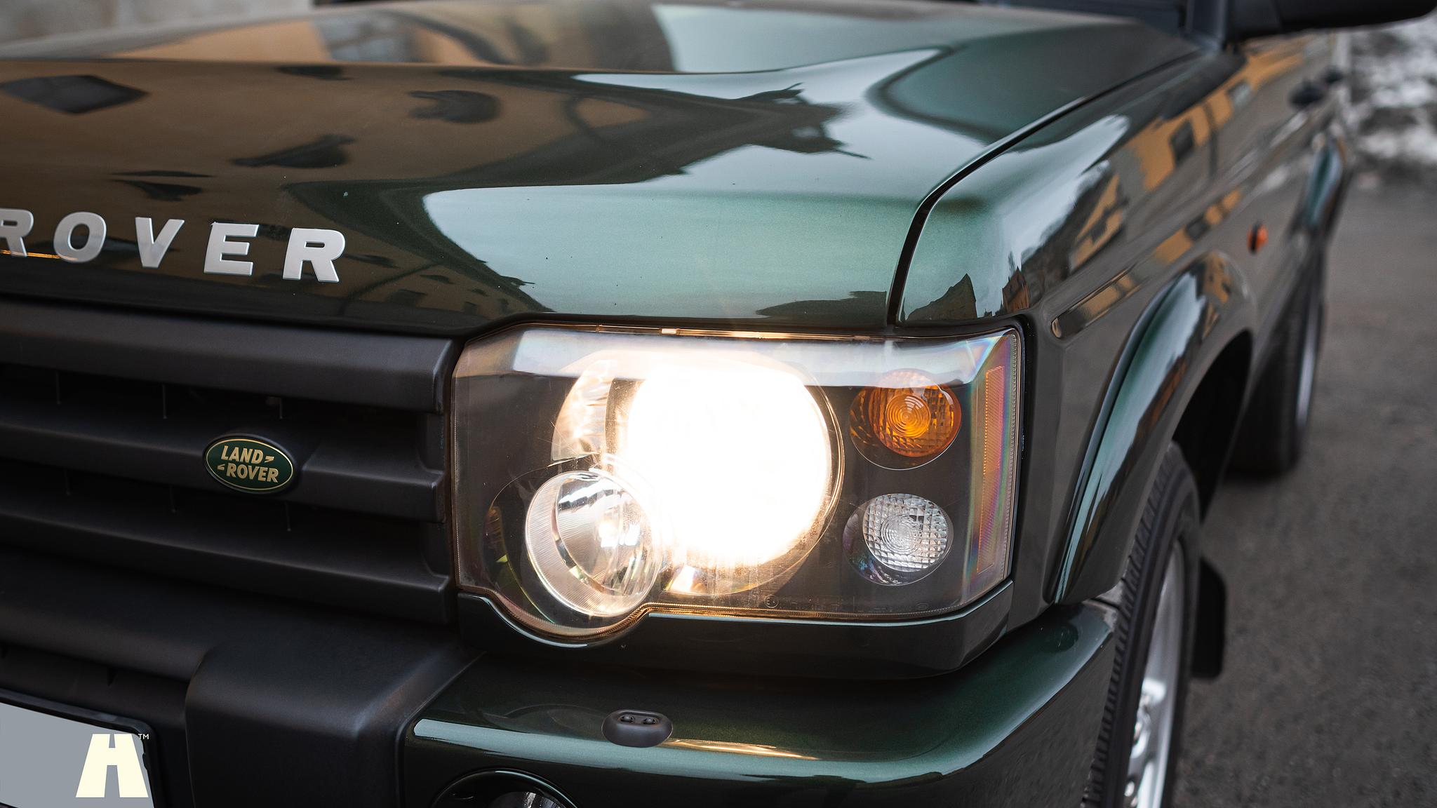 Exterior image of 2003 Land Rover Discovery II, 2003