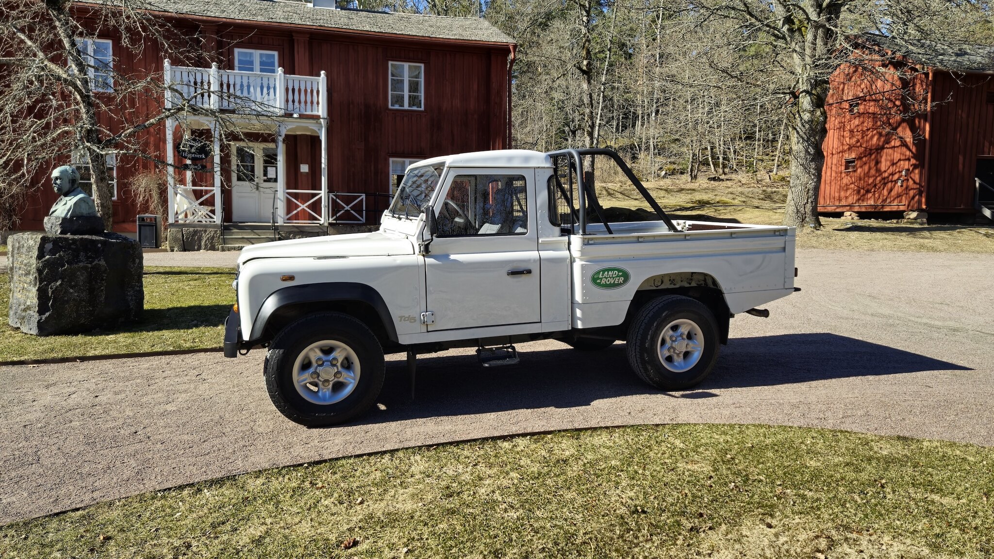 Exterior image of 1999 Land Rover Defender Single Cab Pickup