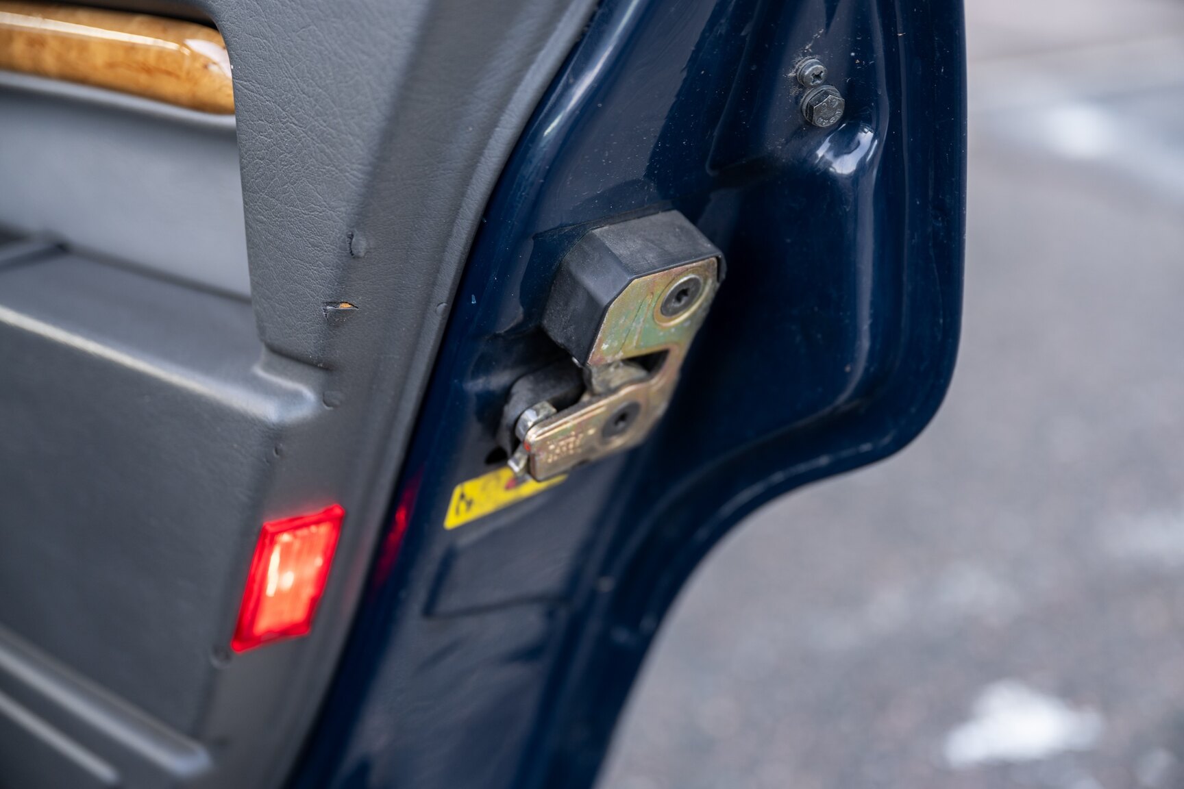 Interior image of 1998 Volvo 940 Turbo