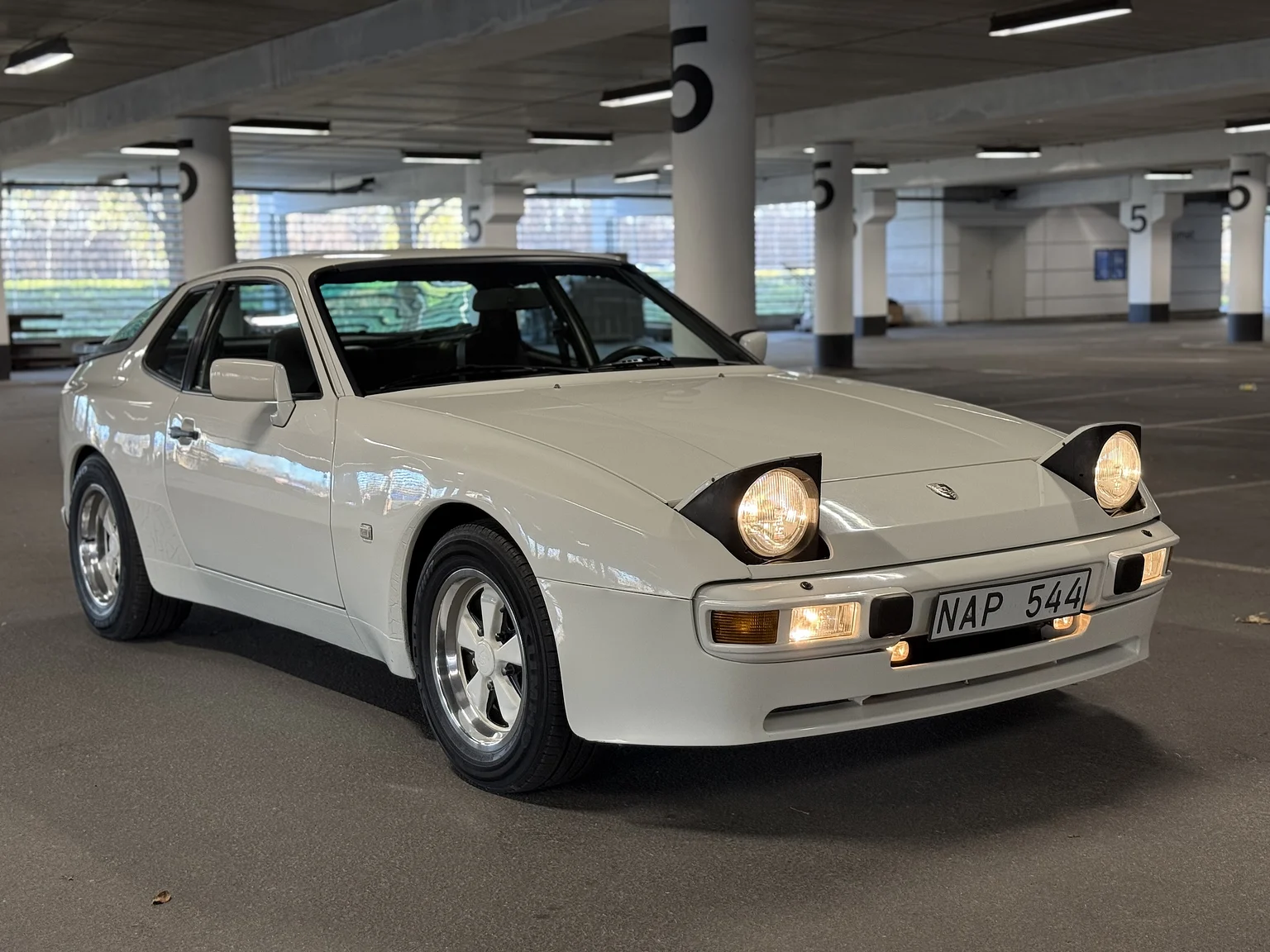 Aussenfoto 1984 PORSCHE 944 Targa (25)