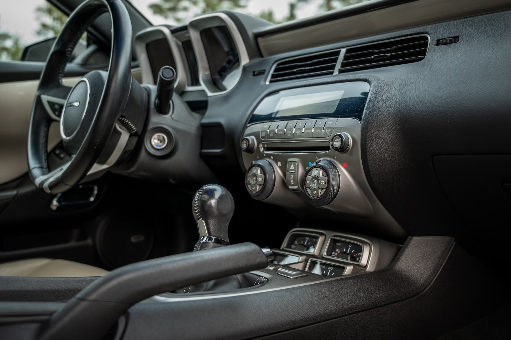 Interiörbild 2010 Chevrolet Camaro SS (4)