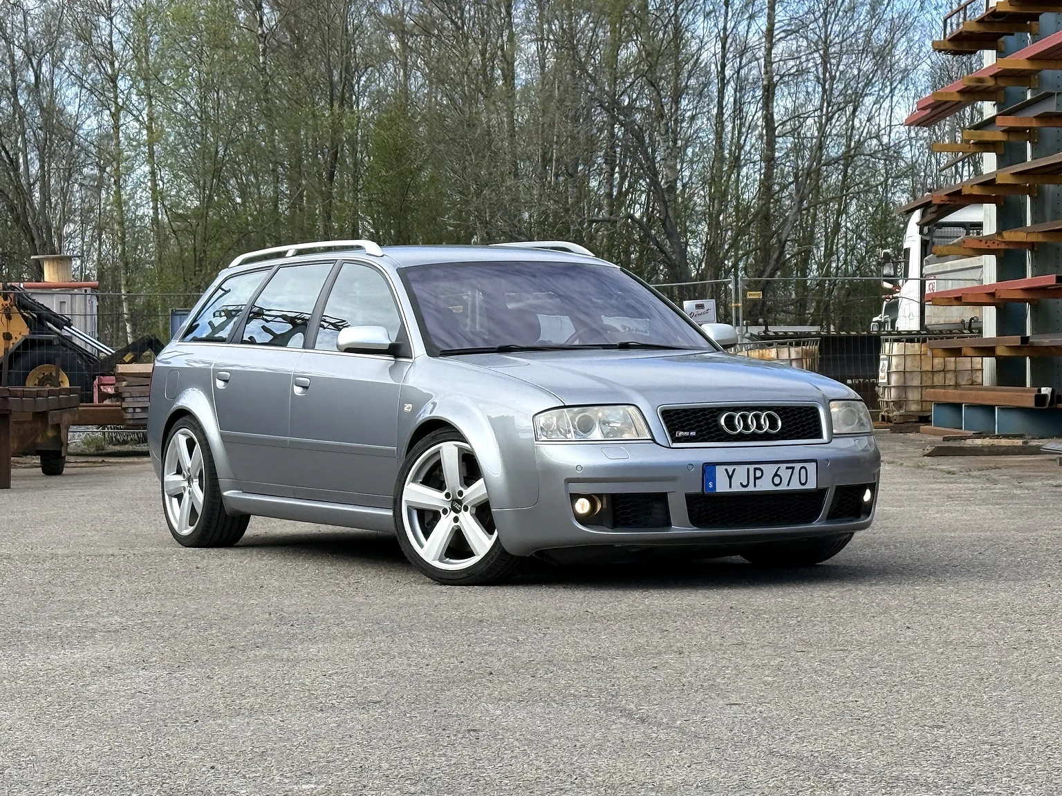 Exterior image of 2002 Audi RS 6 Avant (1)