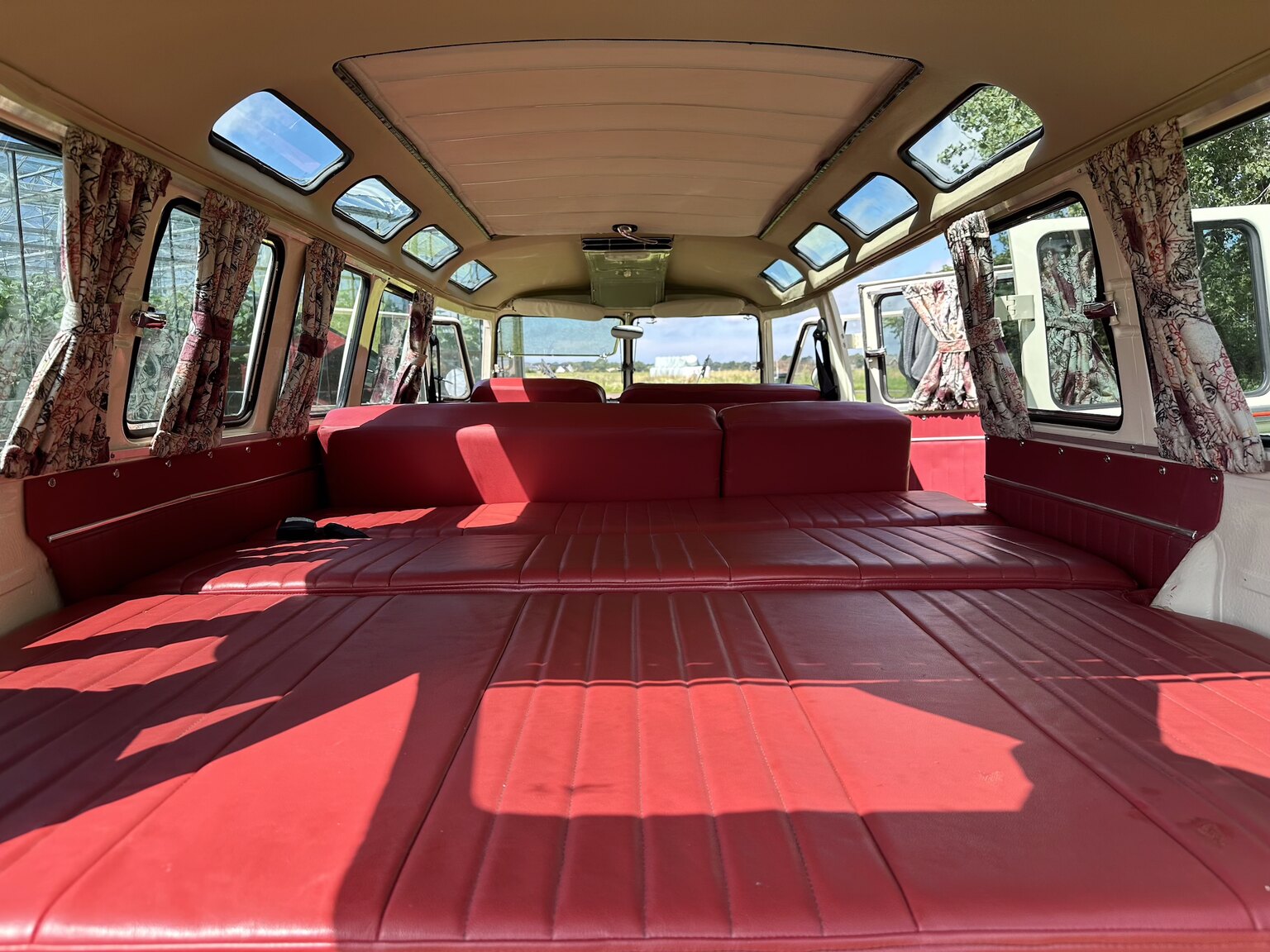 Interior image of 1969 Volkswagen T1 (48)