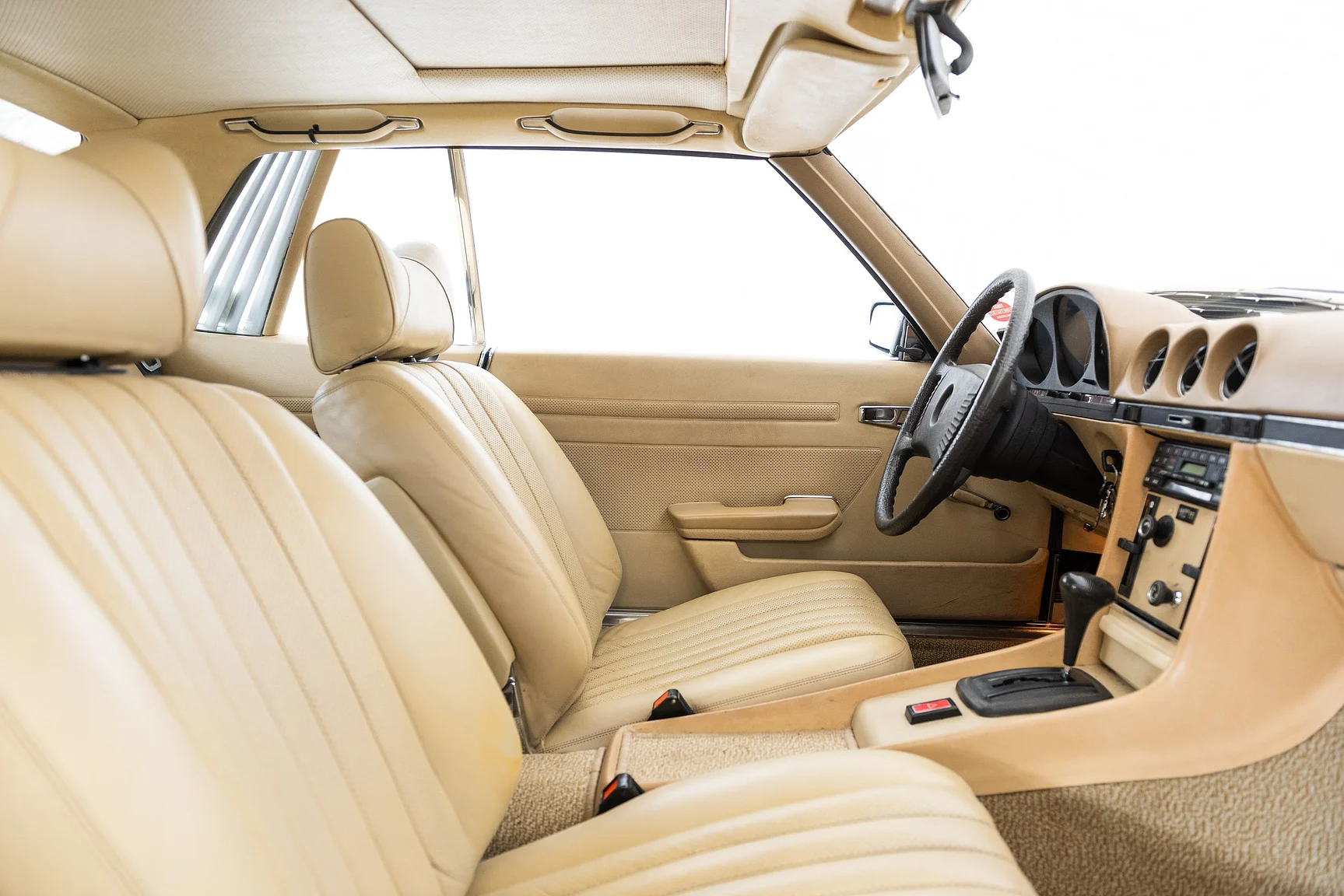 Innenraumfoto von 1975 Mercedes Benz 450 SLC (38)