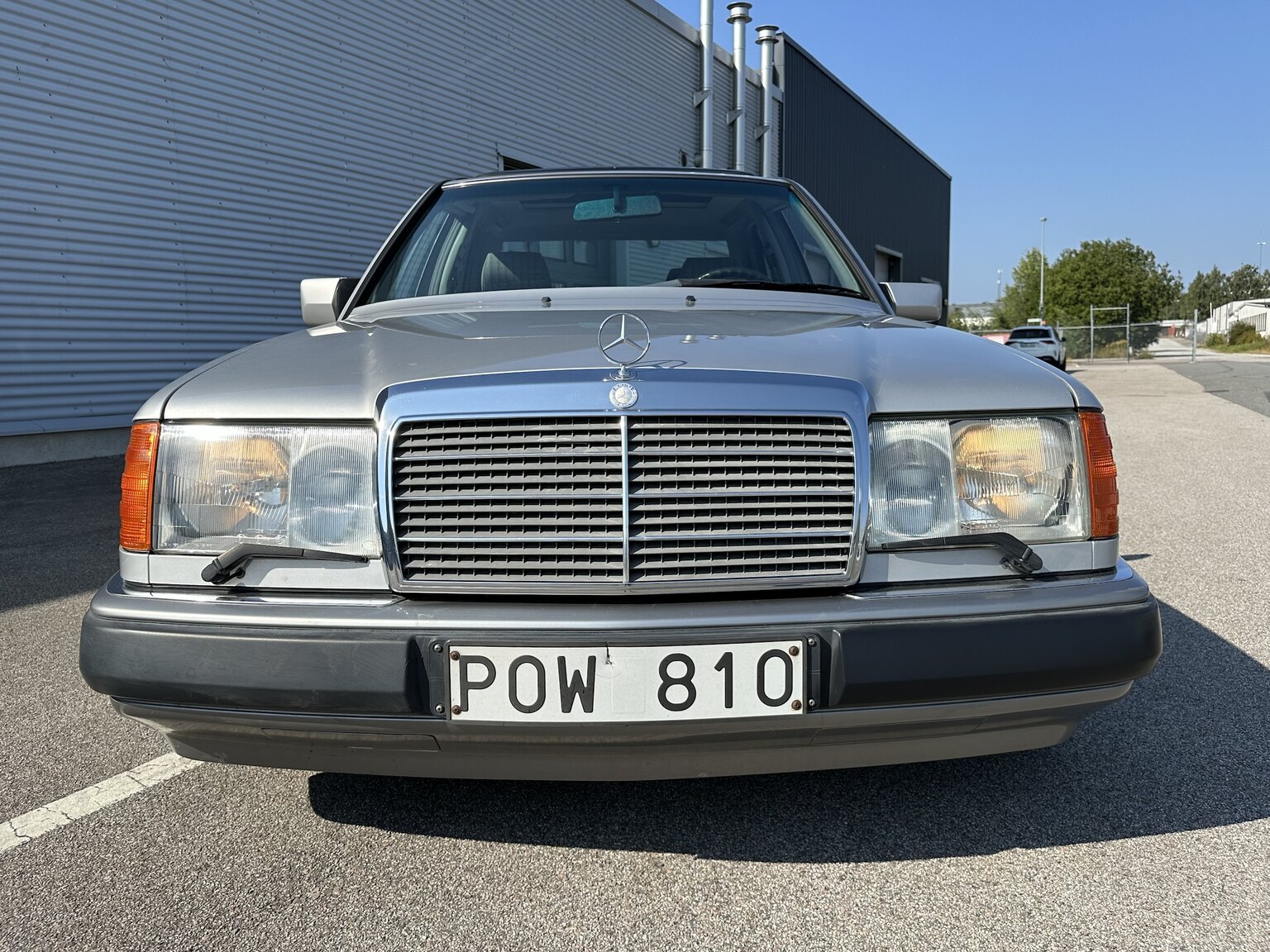 Exterior image of 1992 Mercedes-Benz 250D