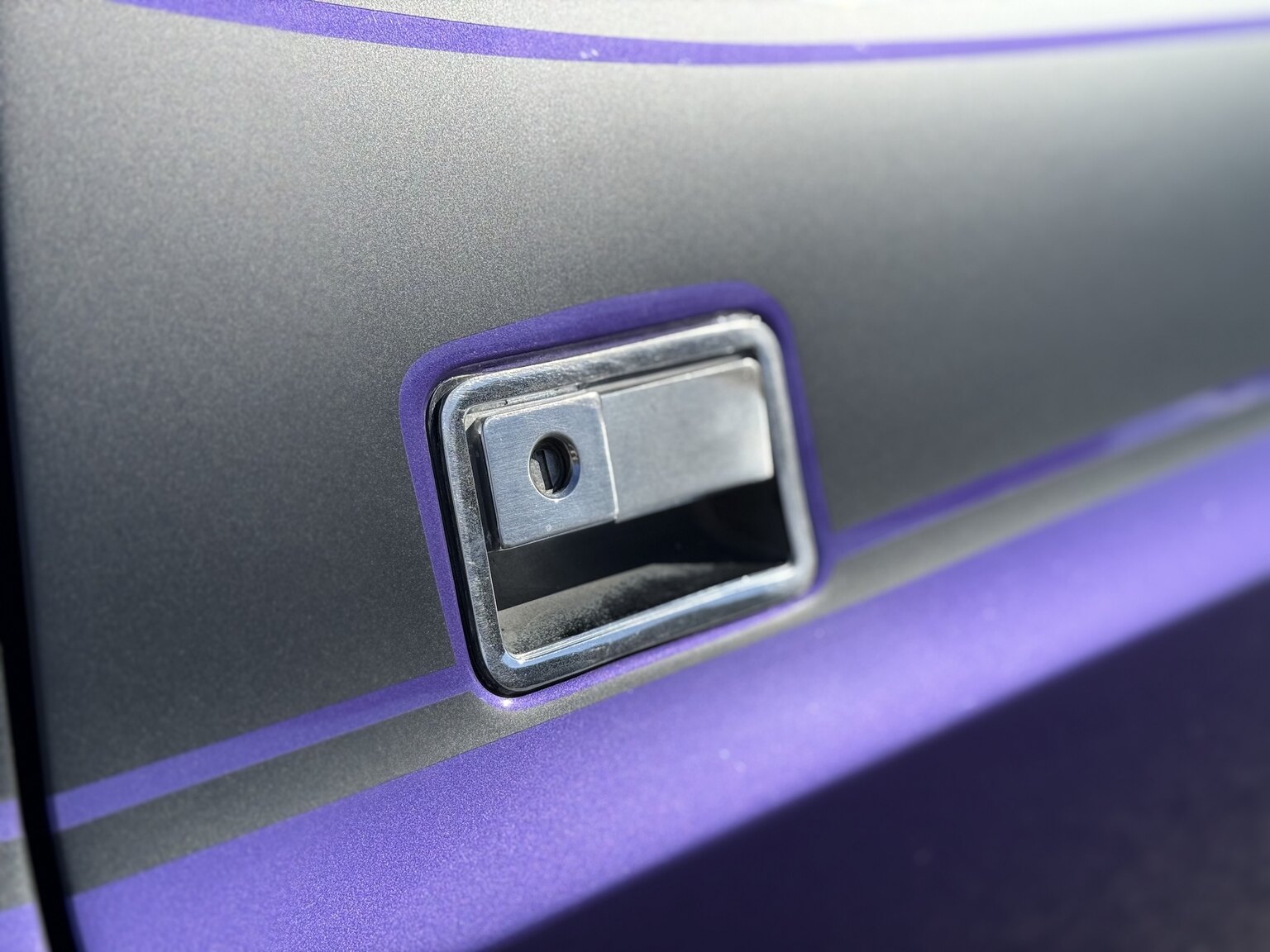 Exteriörbild på 1970 Dodge Challenger T/A 440 cui