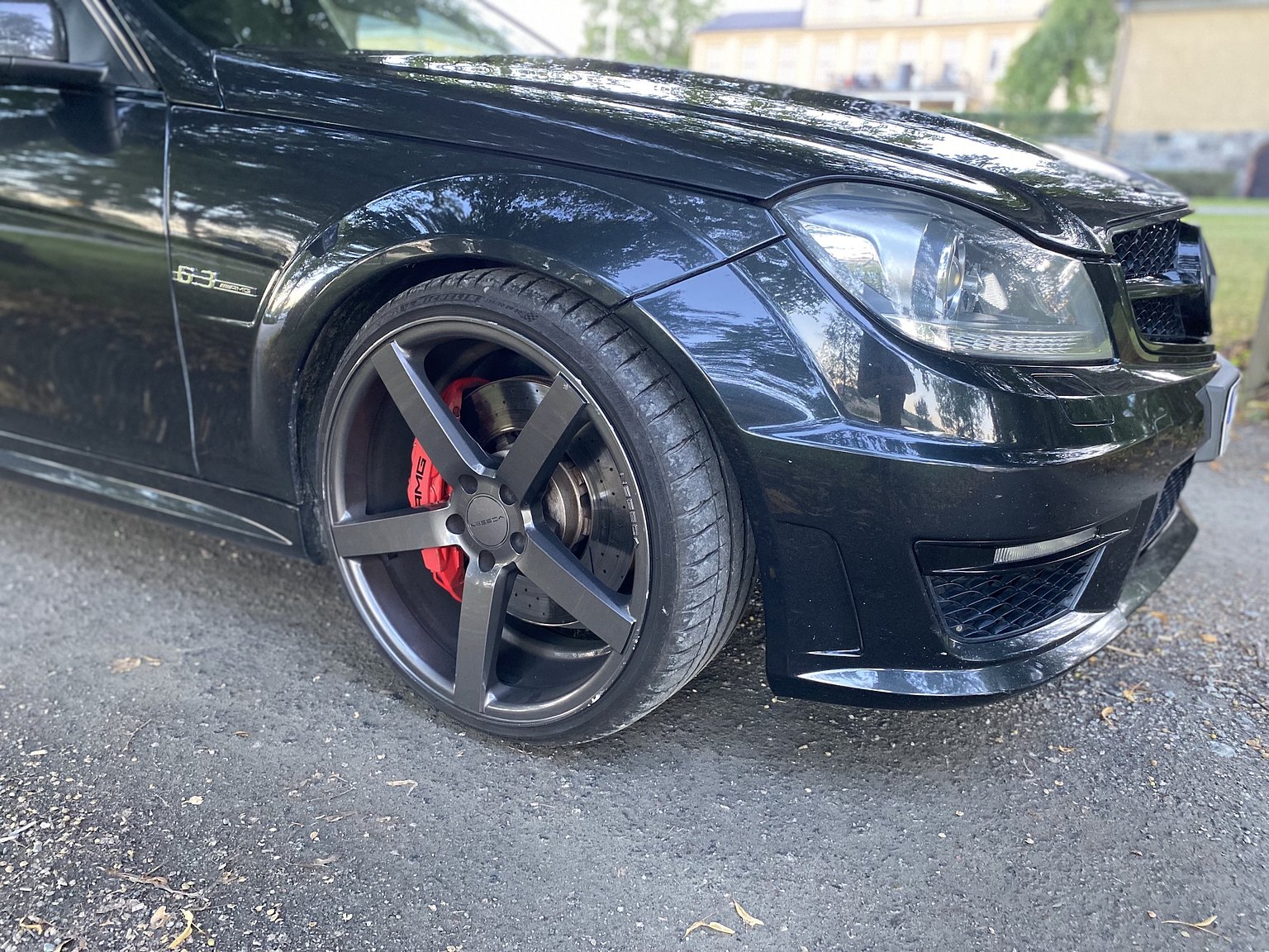 Exteriörbild på 2011 Mercedes-Benz C 63 AMG