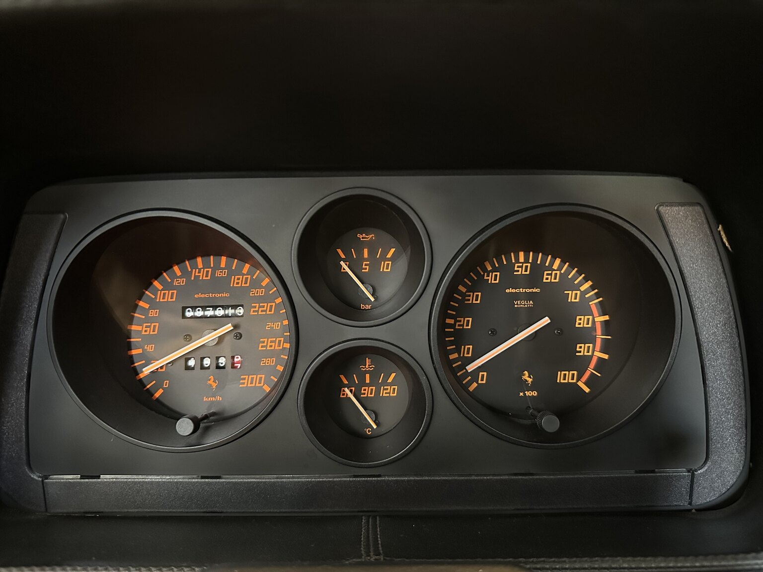 Interior image of 1990 Ferrari 348 (11)