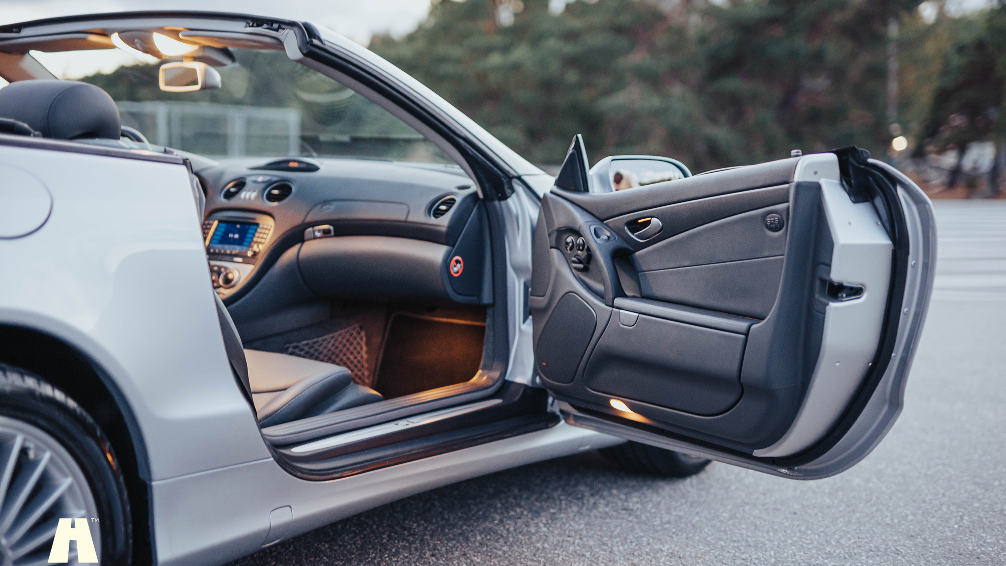 Interiörbild 2006 Mercedes Benz SL350 (7)