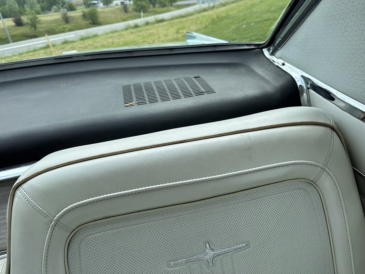 Interiörbild 1964 Chrysler 300K