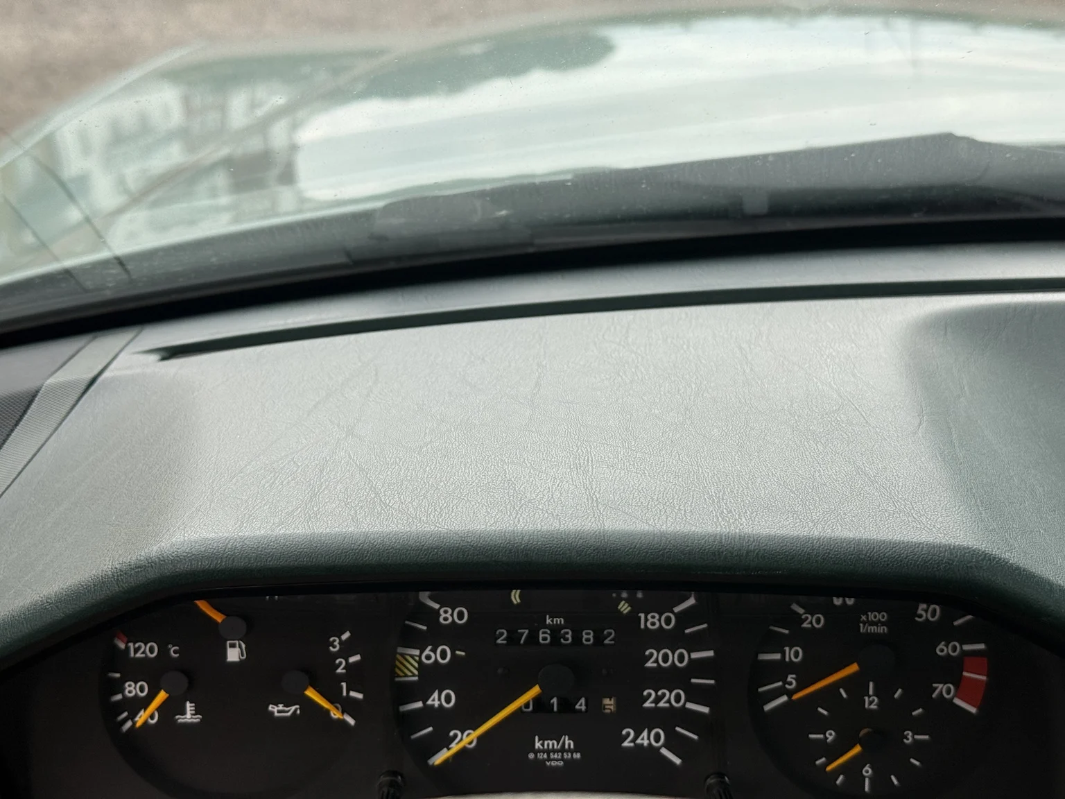 Interiörbild 1991 Mercedes-Benz 300 E 4MATIC (18)