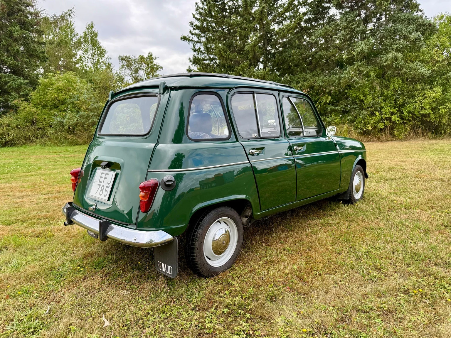 Exteriörbild på 1970 Renault 4 (3)