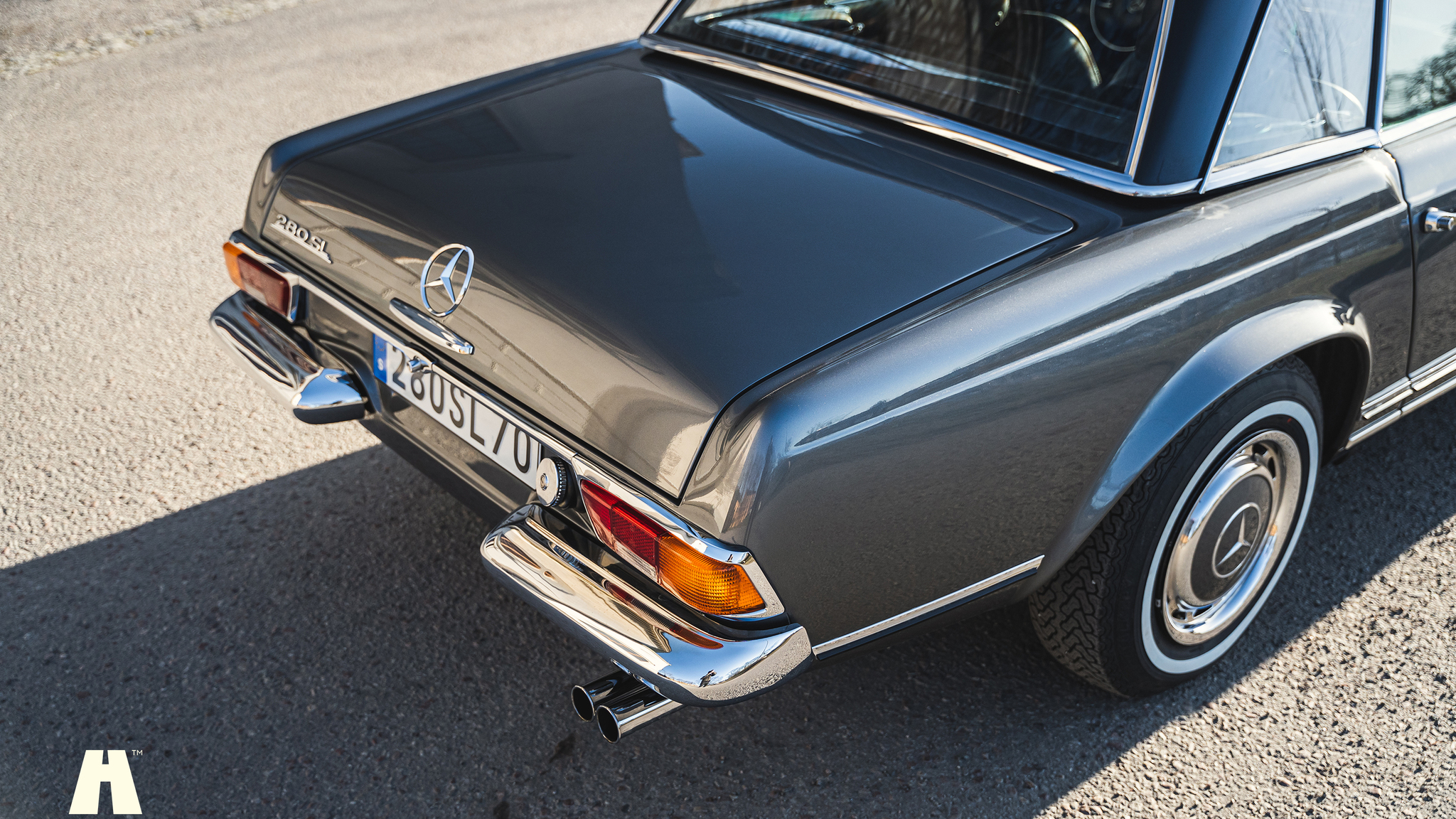 Exterior image of 1970 Mercedes 280 SL Pagoda (14)