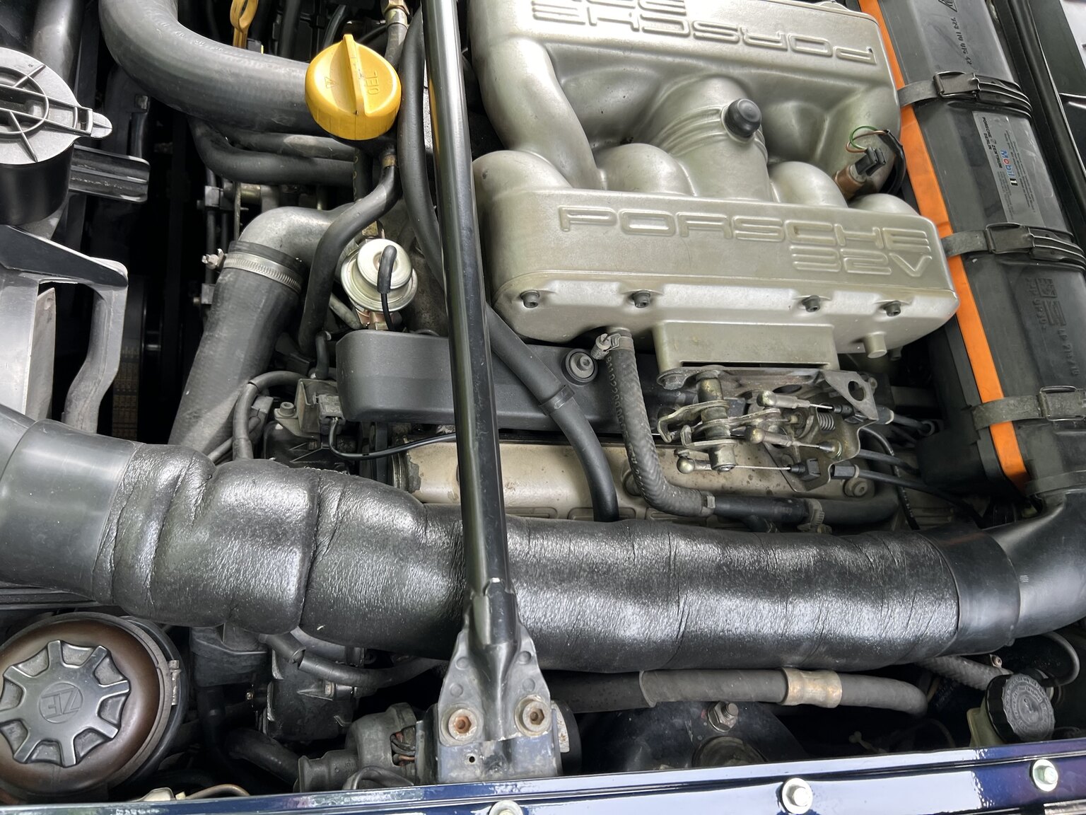 Image of 1993 Porsche 928 GTS mechanics