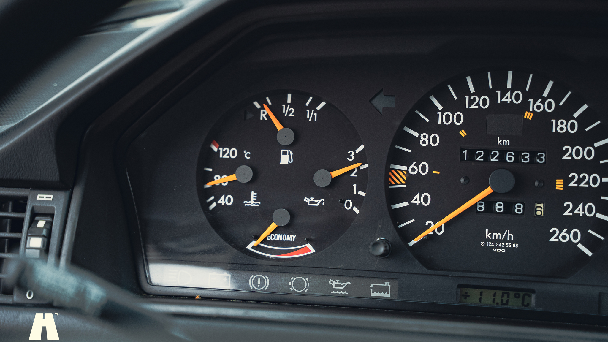 Interior image of 1990 Mercedes 300 CE-24