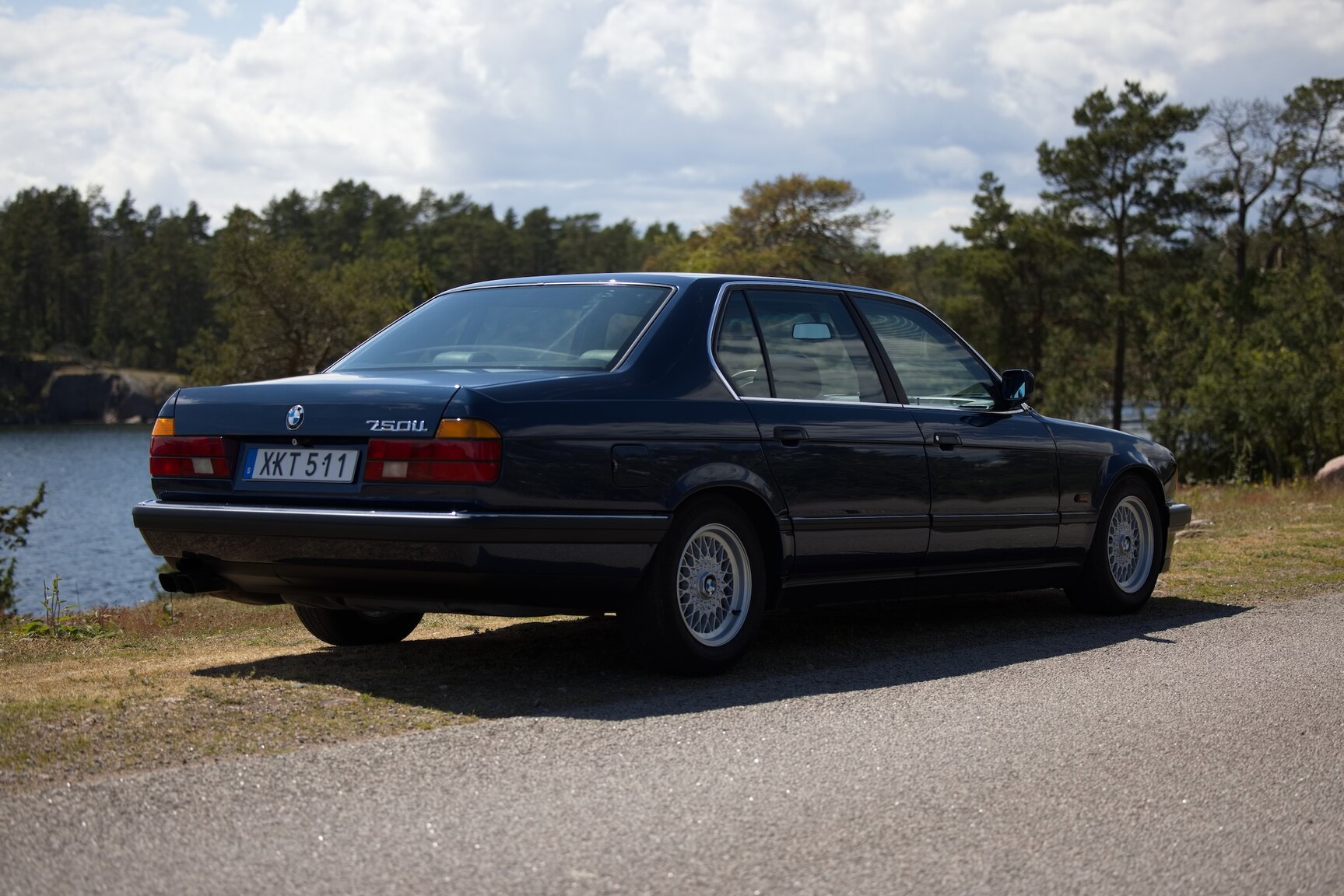 Exterior image of 1990 BMW 750 IAL Highline