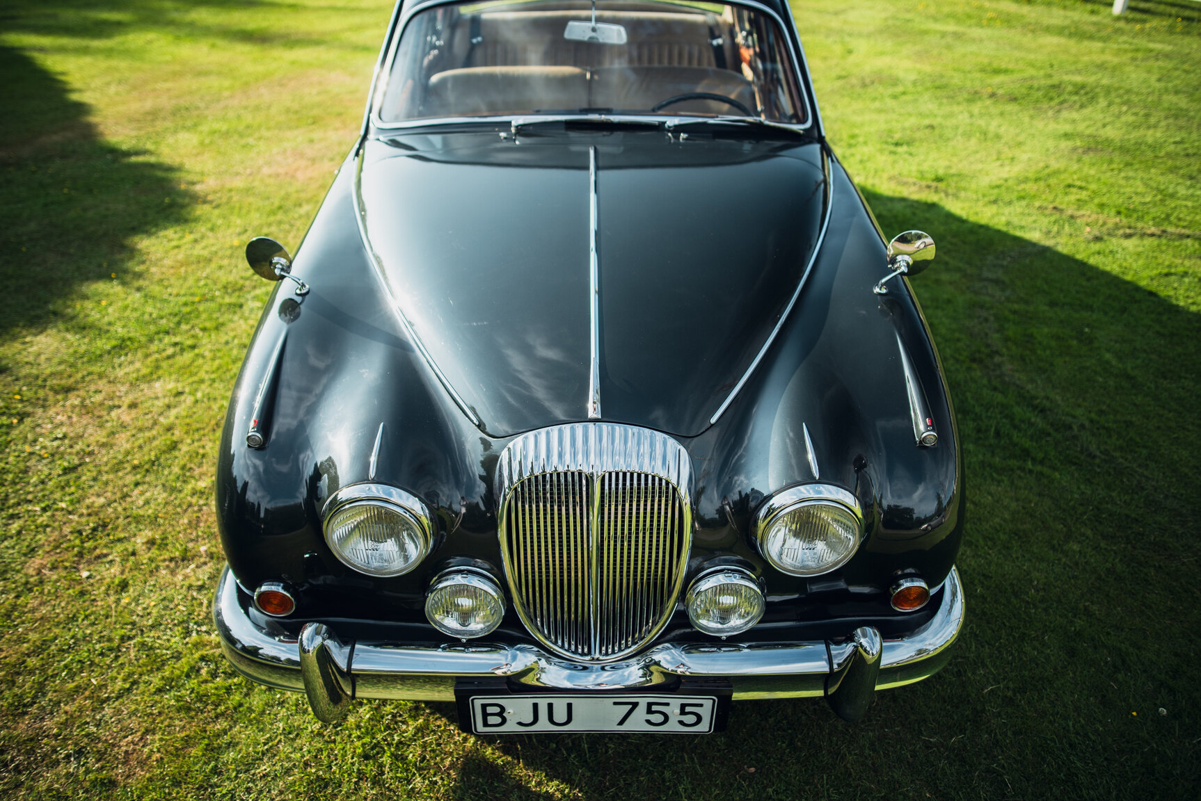 Exterior image of 1965 Daimler 250 V8