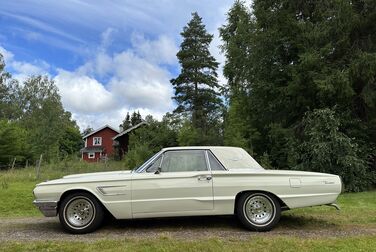 Exterior image of 1965 Ford Thunderbird Hardtop 6.4