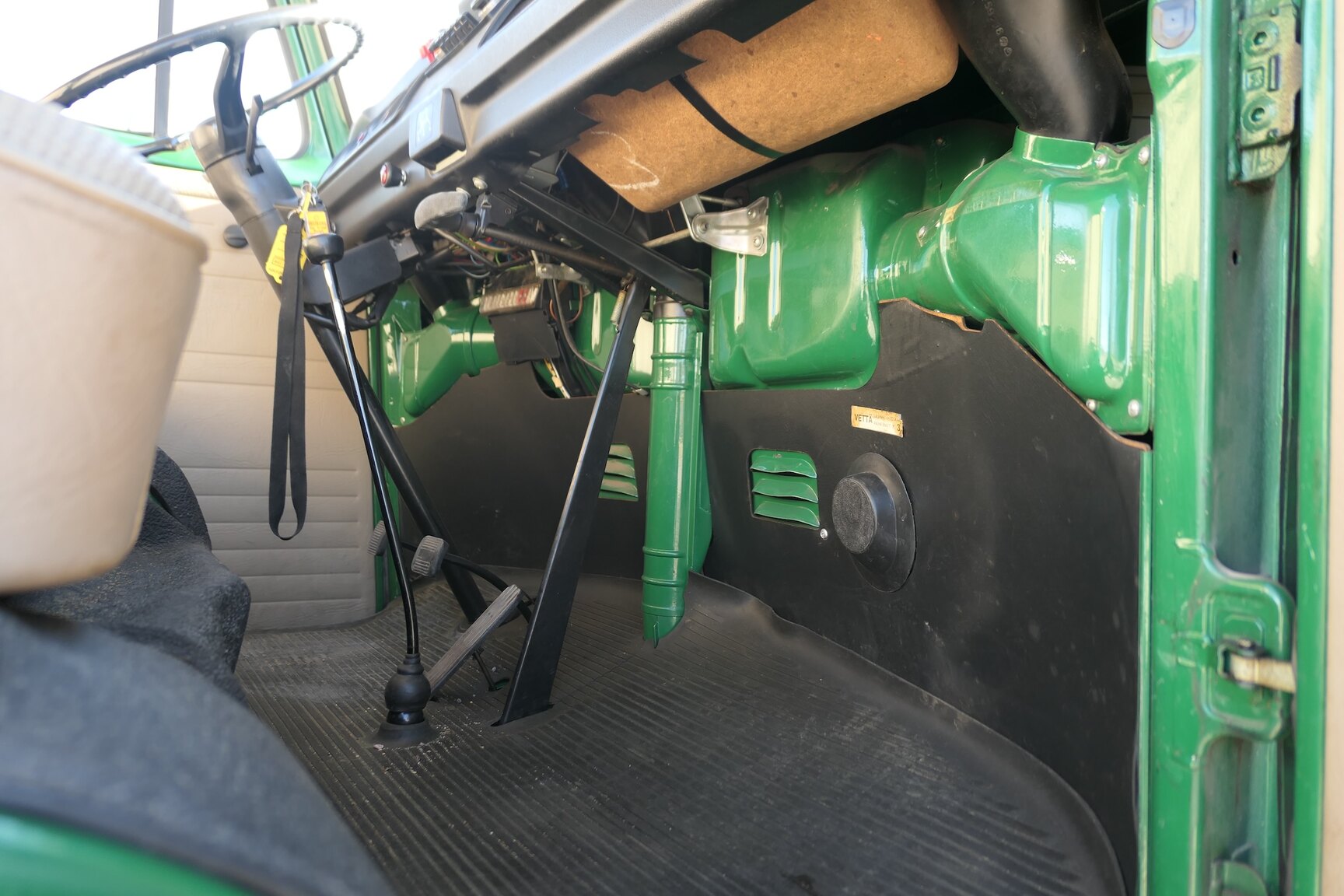 Interiörbild 1975 Volkswagen Transporter 1600 Minibuss