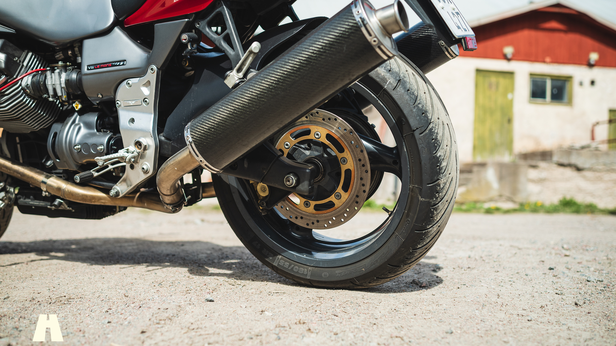 Exterior image of 2002 Moto Guzzi V11 Le Mans (26)