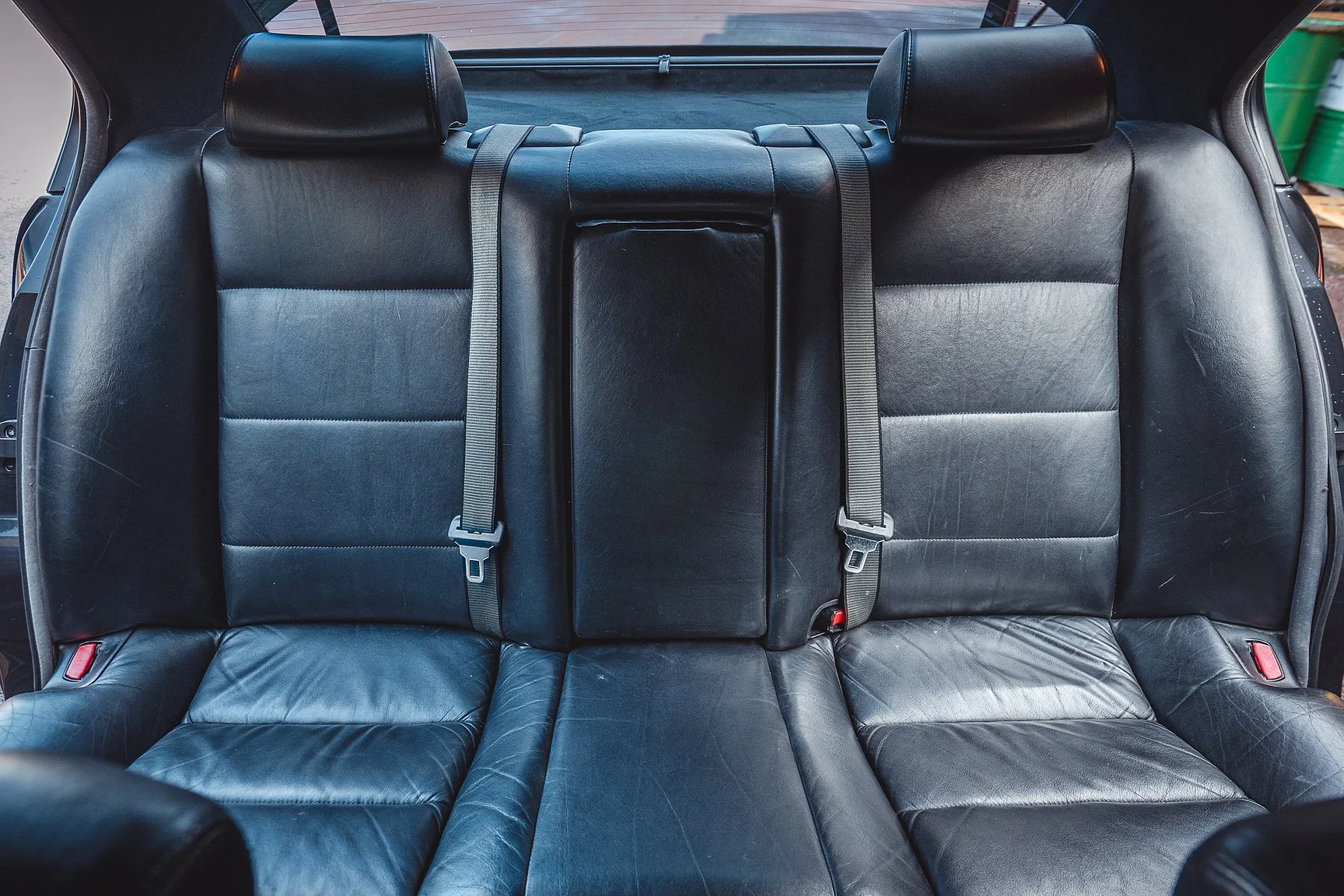 Interior image of 1992 BMW M5 3.8 (17)