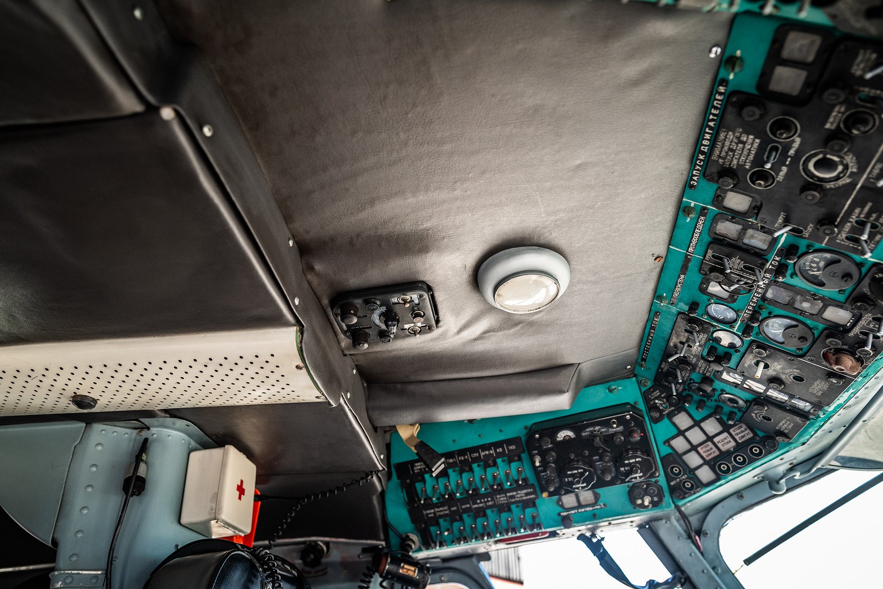 Interiörbild 1974 MIL Mi-2