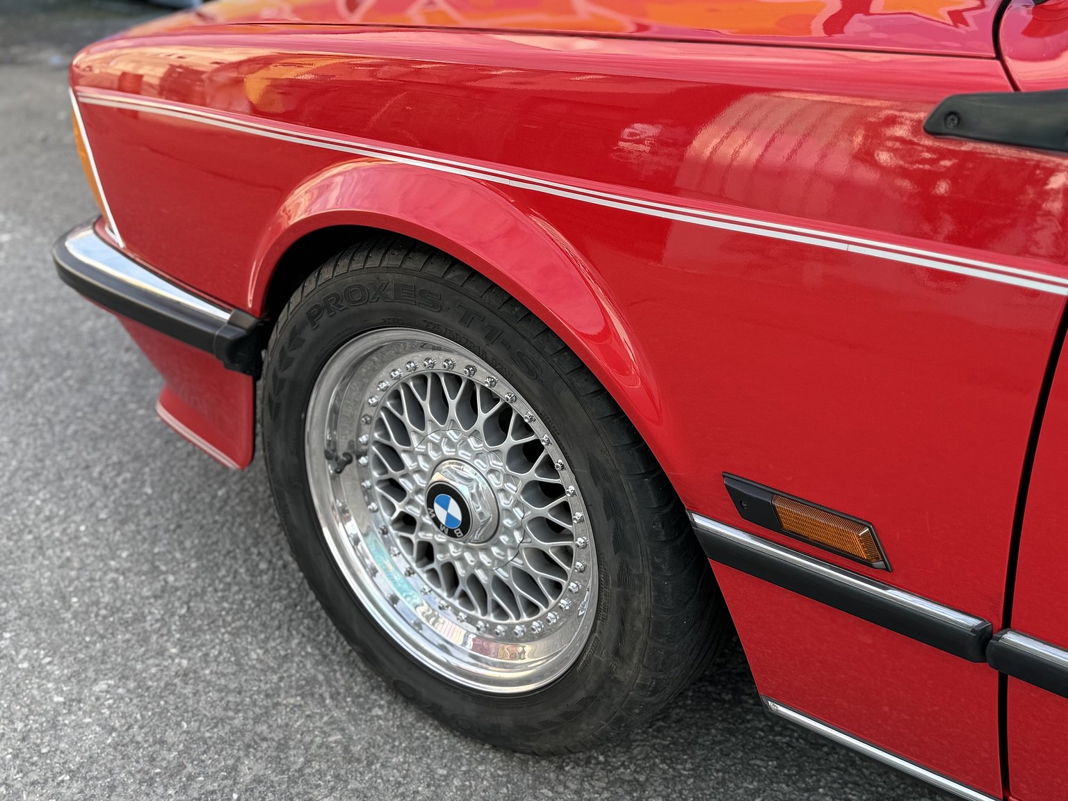 Exterior image of 1984 BMW 635CSi