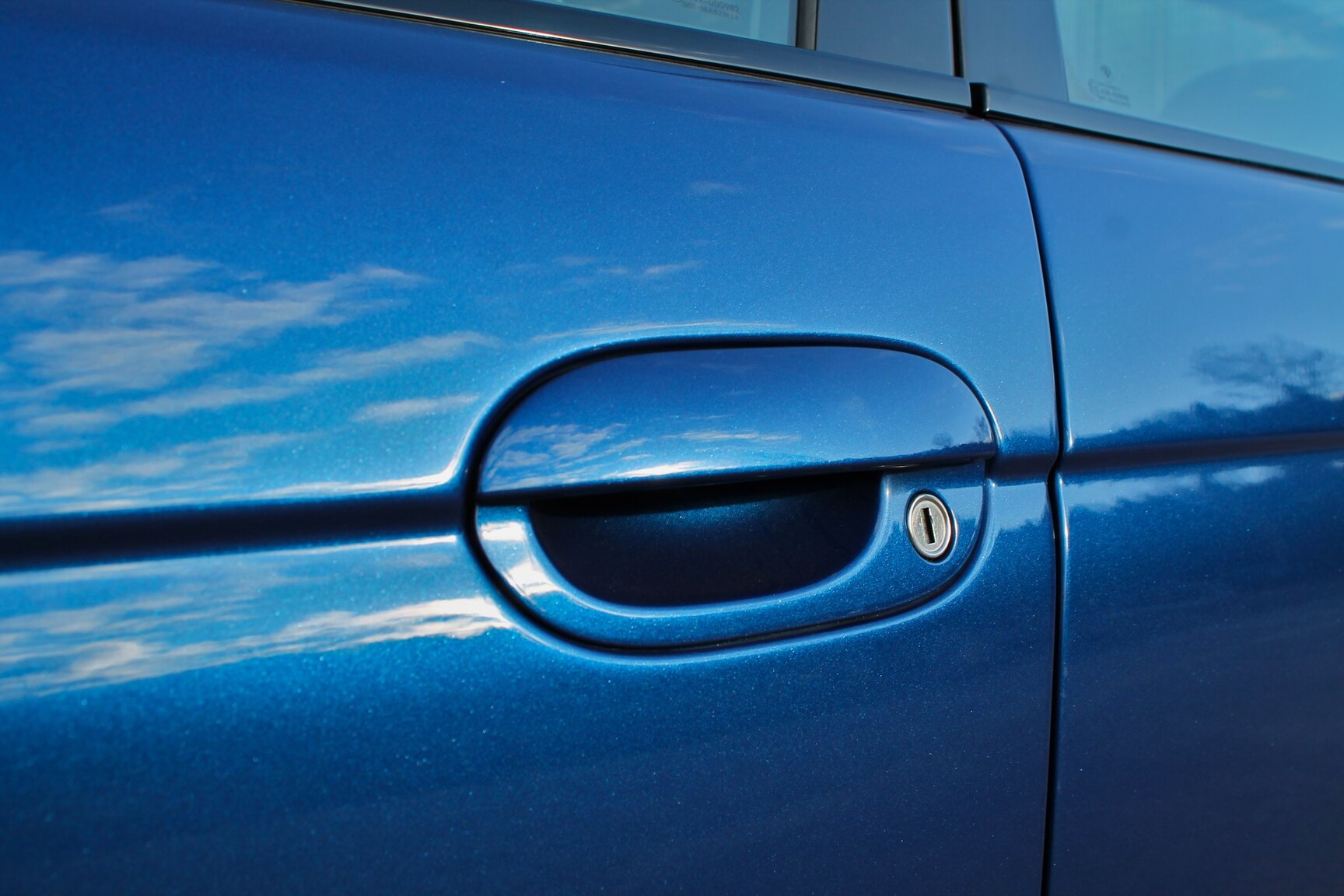 Exteriörbild på 2003 BMW M5