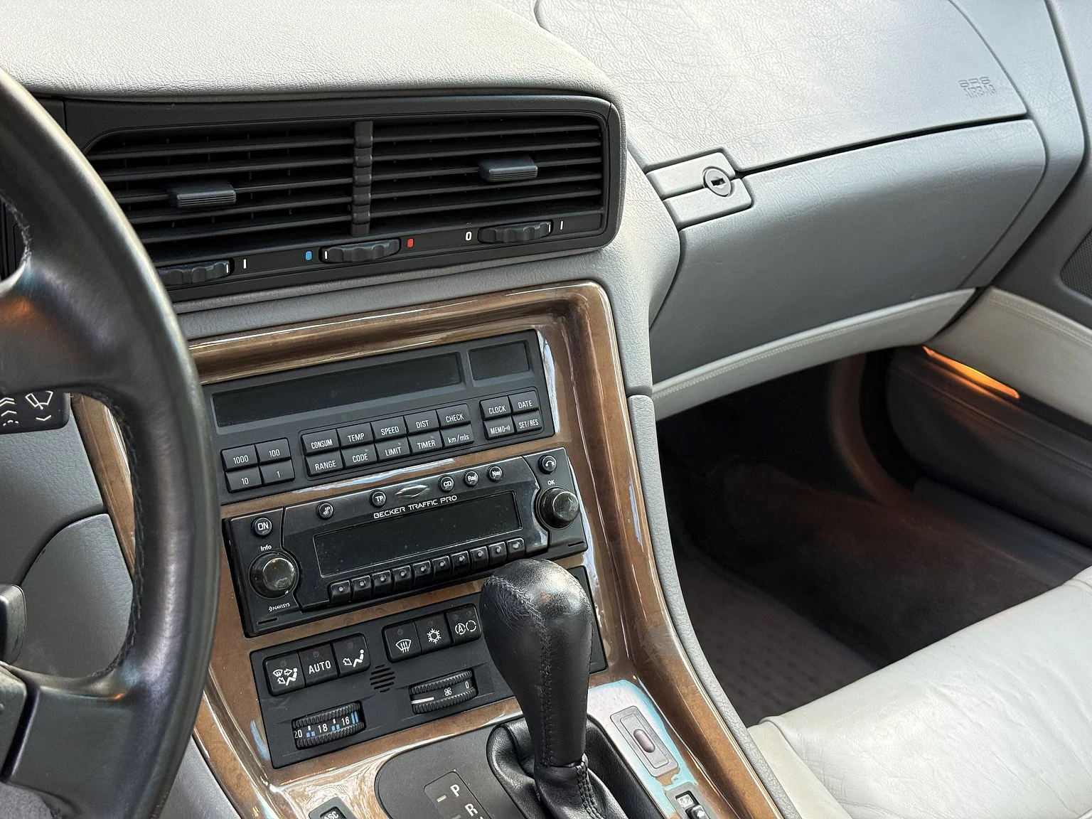Interiörbild 1994 BMW 840Ci (13)