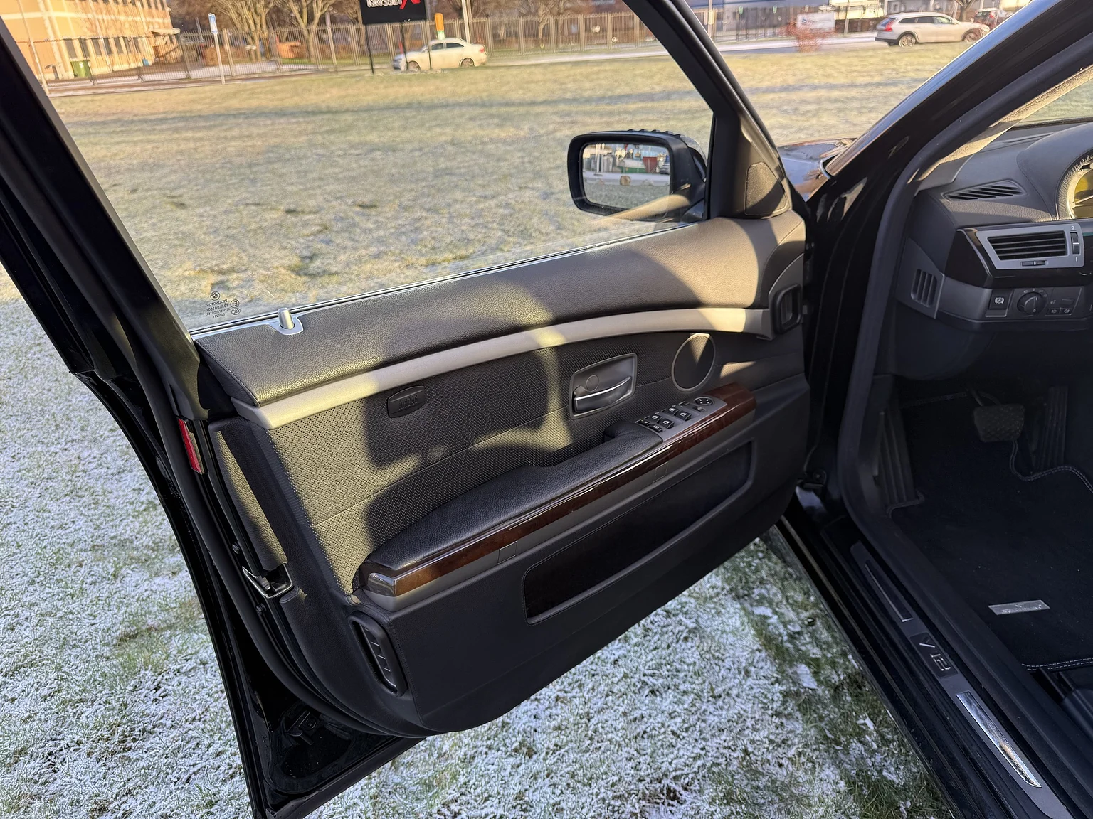 Innenraumfoto von 2003 BMW 760i (21)