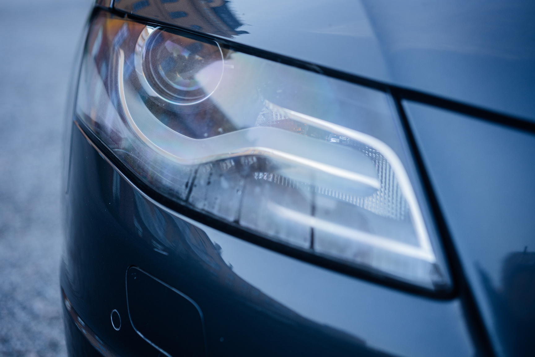 Exterior image of 2011 Audi S4 (48)