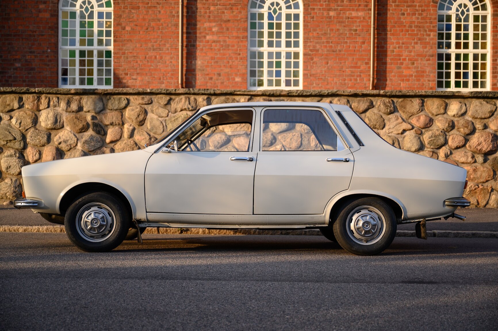 Exteriörbild på 1978 DACIA 1300