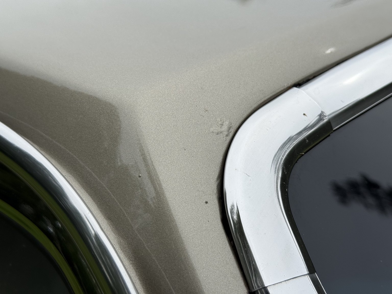 Exterior image of 1976 Volvo 264 V6 GL Automatisk