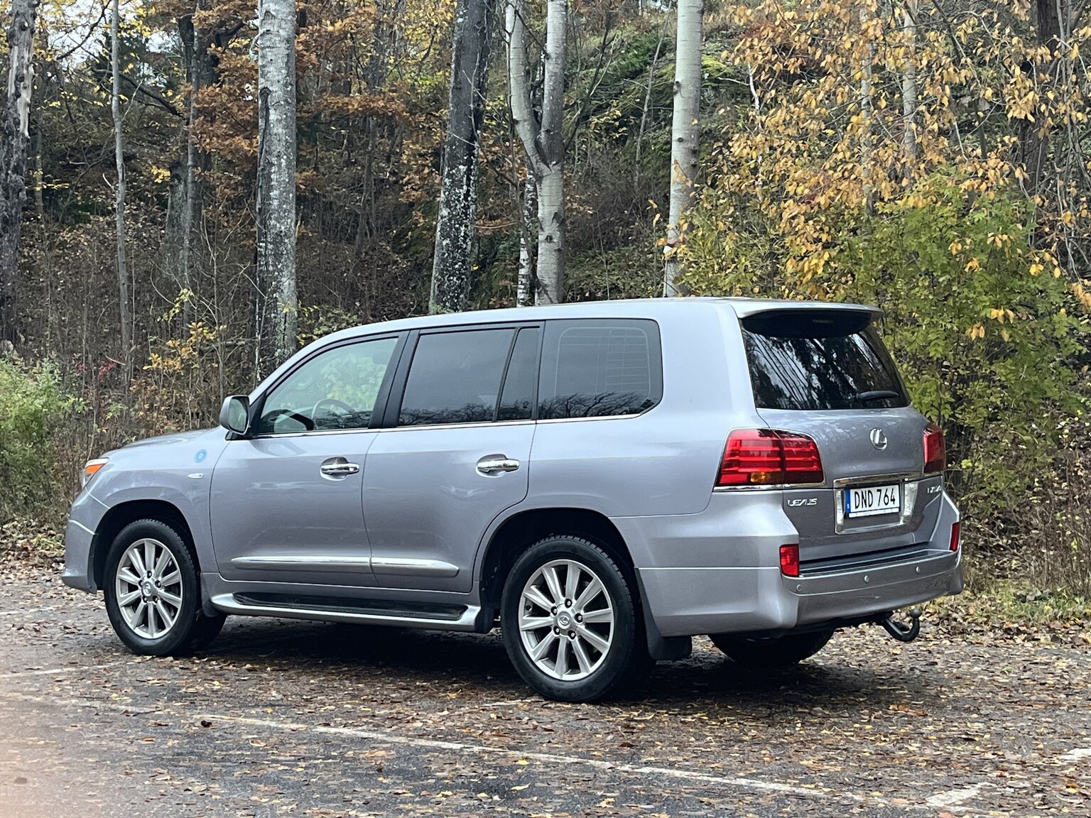 Exterior image of 2011 Lexus LX570