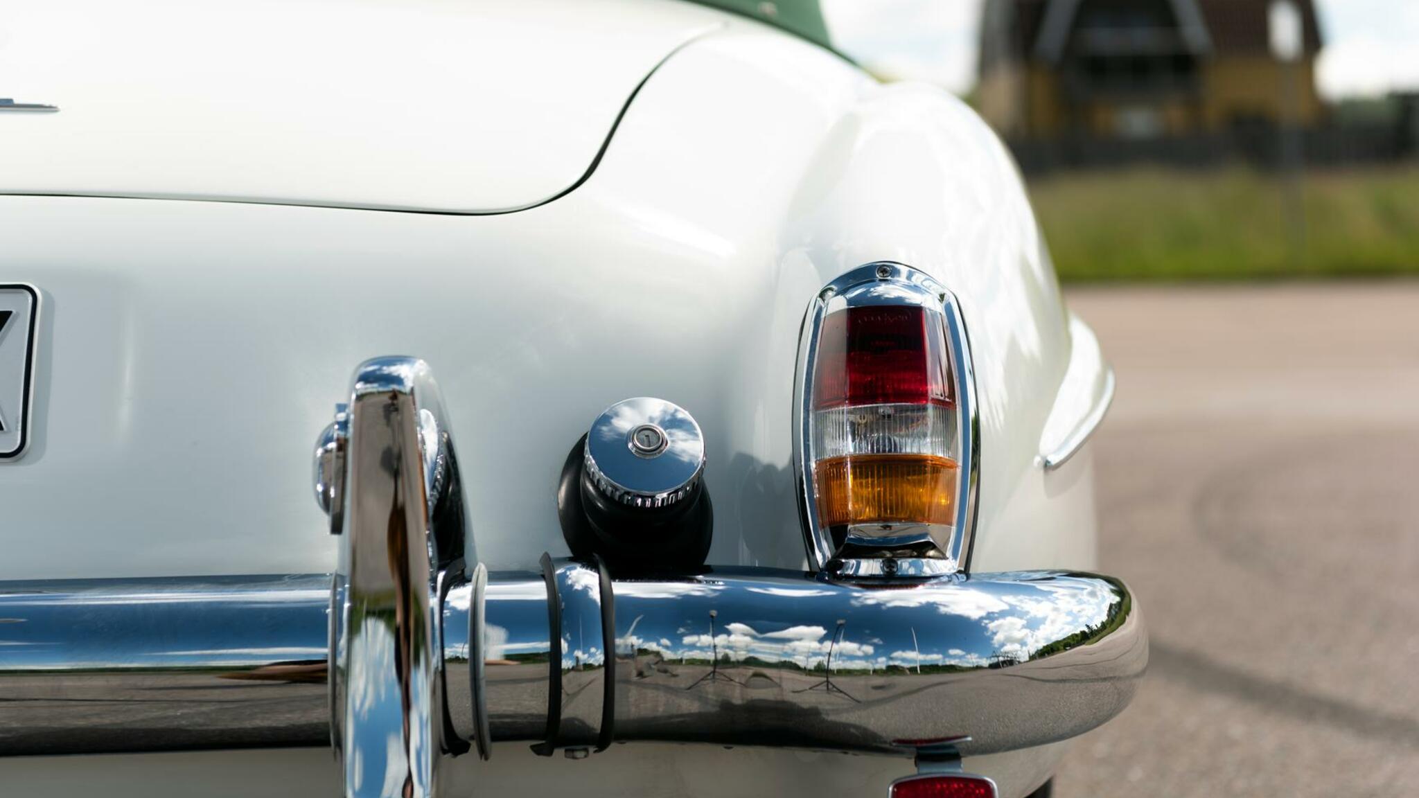 Exteriörbild på 1956 Mercedes Benz 190 SL Roadster (19)