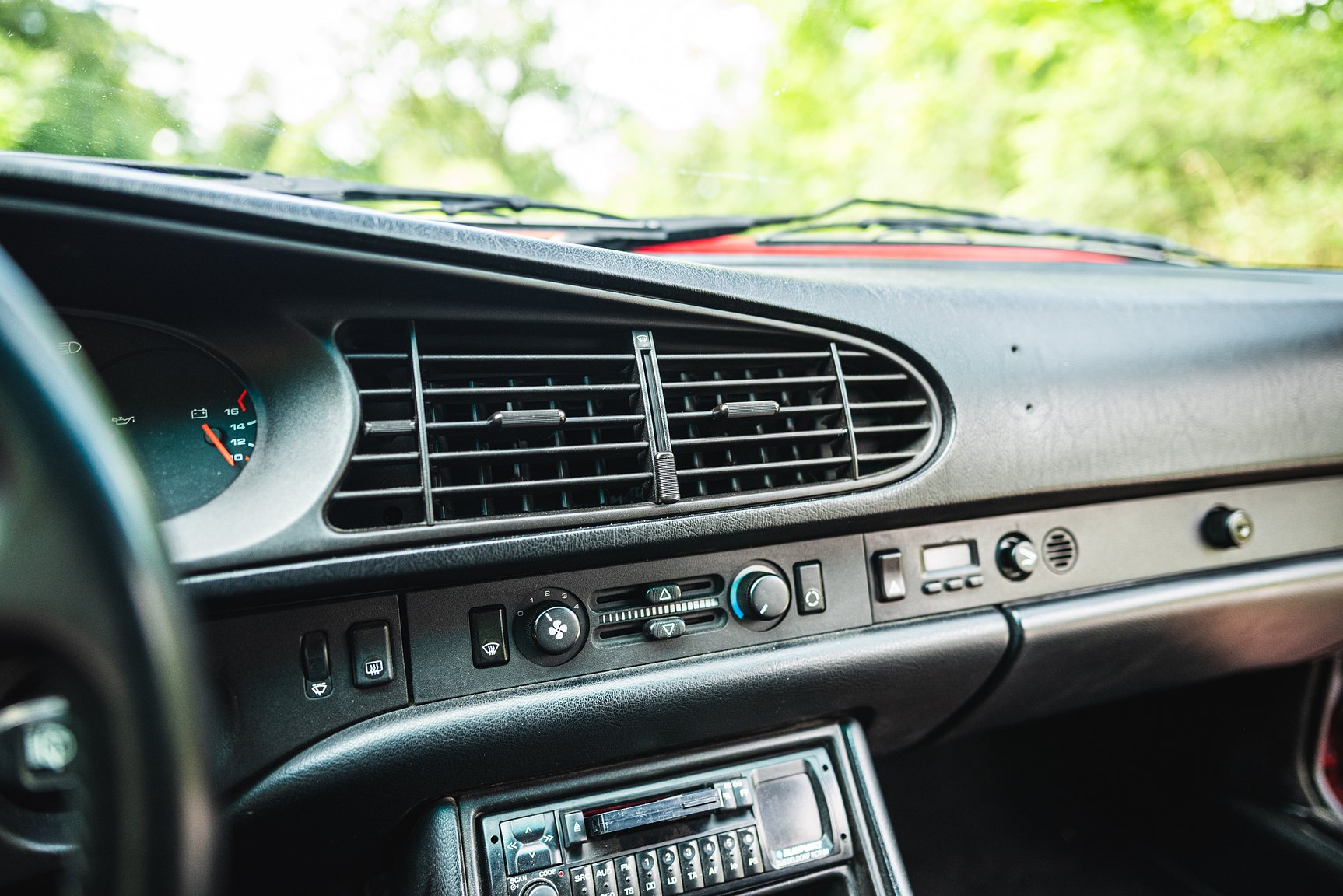Interior image of 1988 Porsche 944
