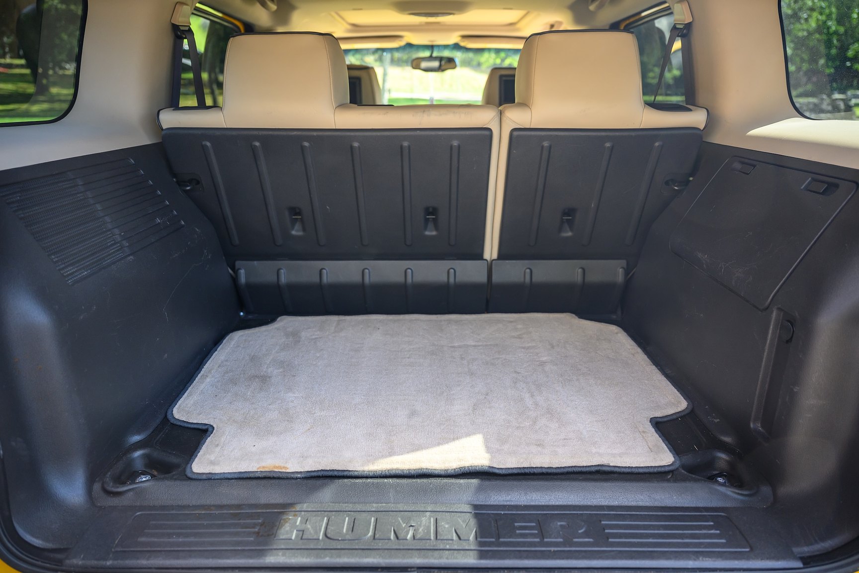 Interior image of 2006 Hummer H3