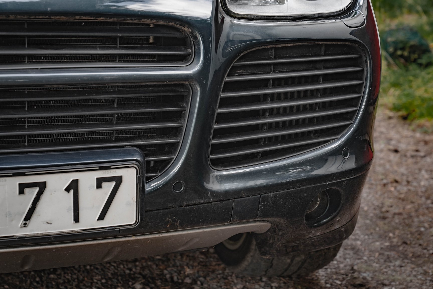 Exterior image of 2005 Porsche Cayenne Turbo WLS