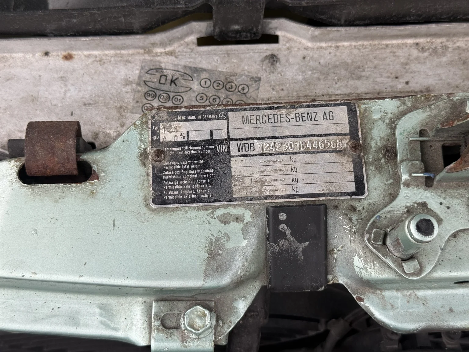 Image of 1991 Mercedes-Benz 300 E 4MATIC mechanics (7)