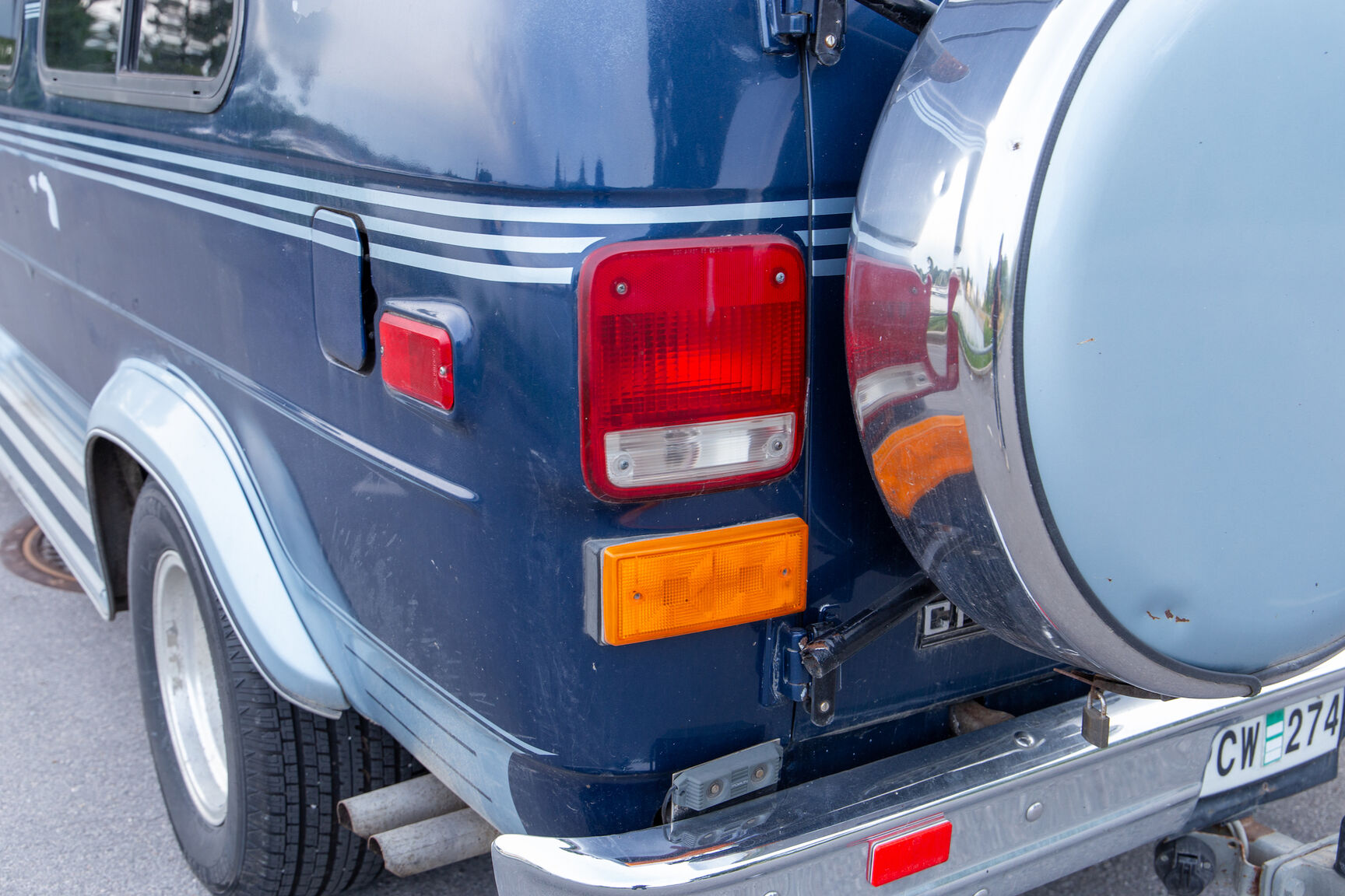 Exterior image of 1989 Chevrolet G20 Conversion Van