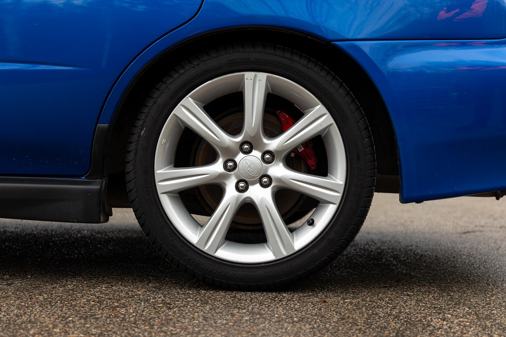 Exteriörbild på 2001 Subaru Impreza 2.0 WRX Turbo 4WD