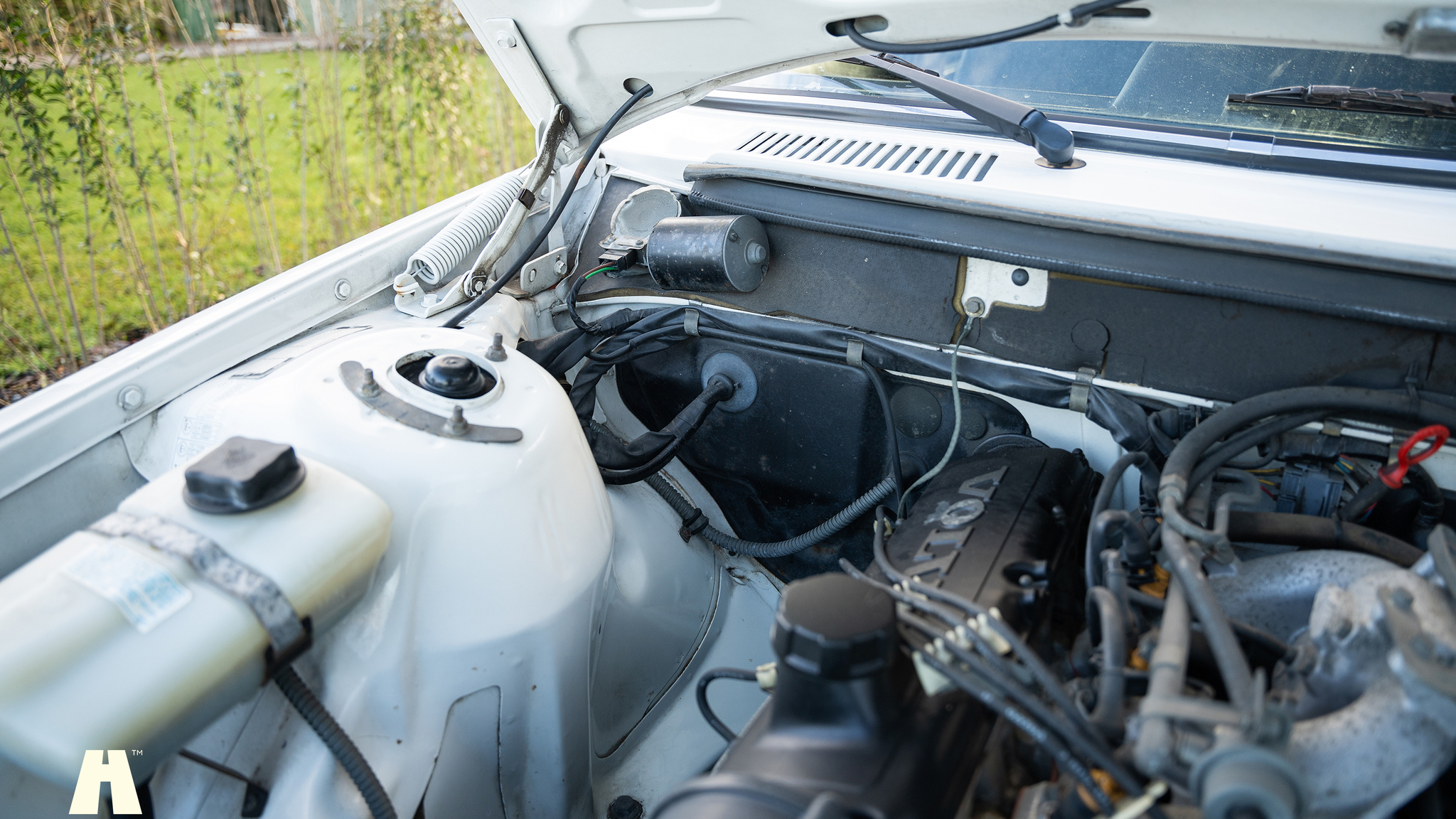 Image of 1988 Volvo 240 GL mechanics