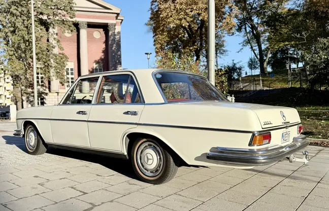 1966 Mercedes-Benz 250 S – Exteriör