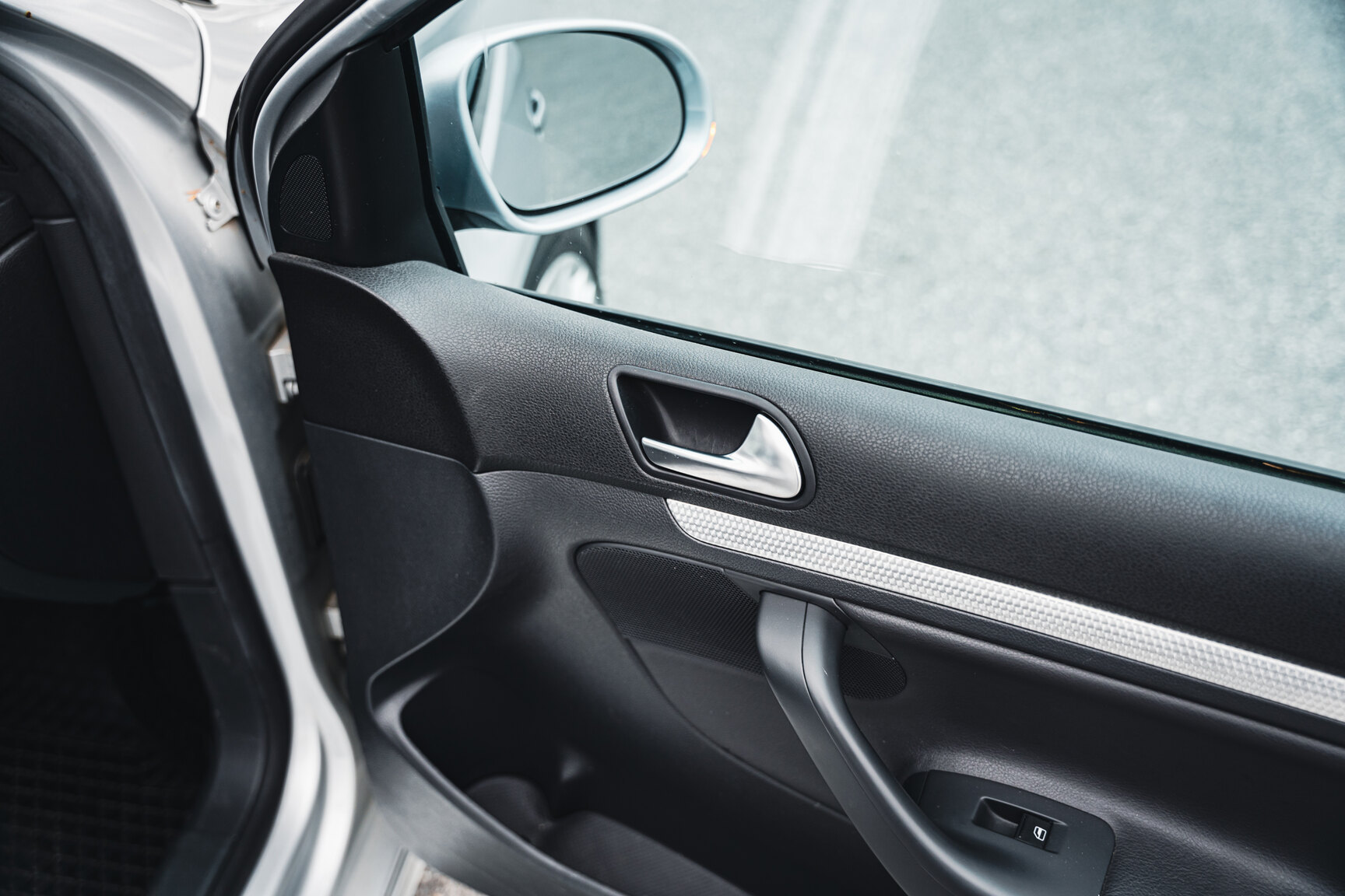 Innenraumfoto von 2007 Volkswagen Golf R32 (70)