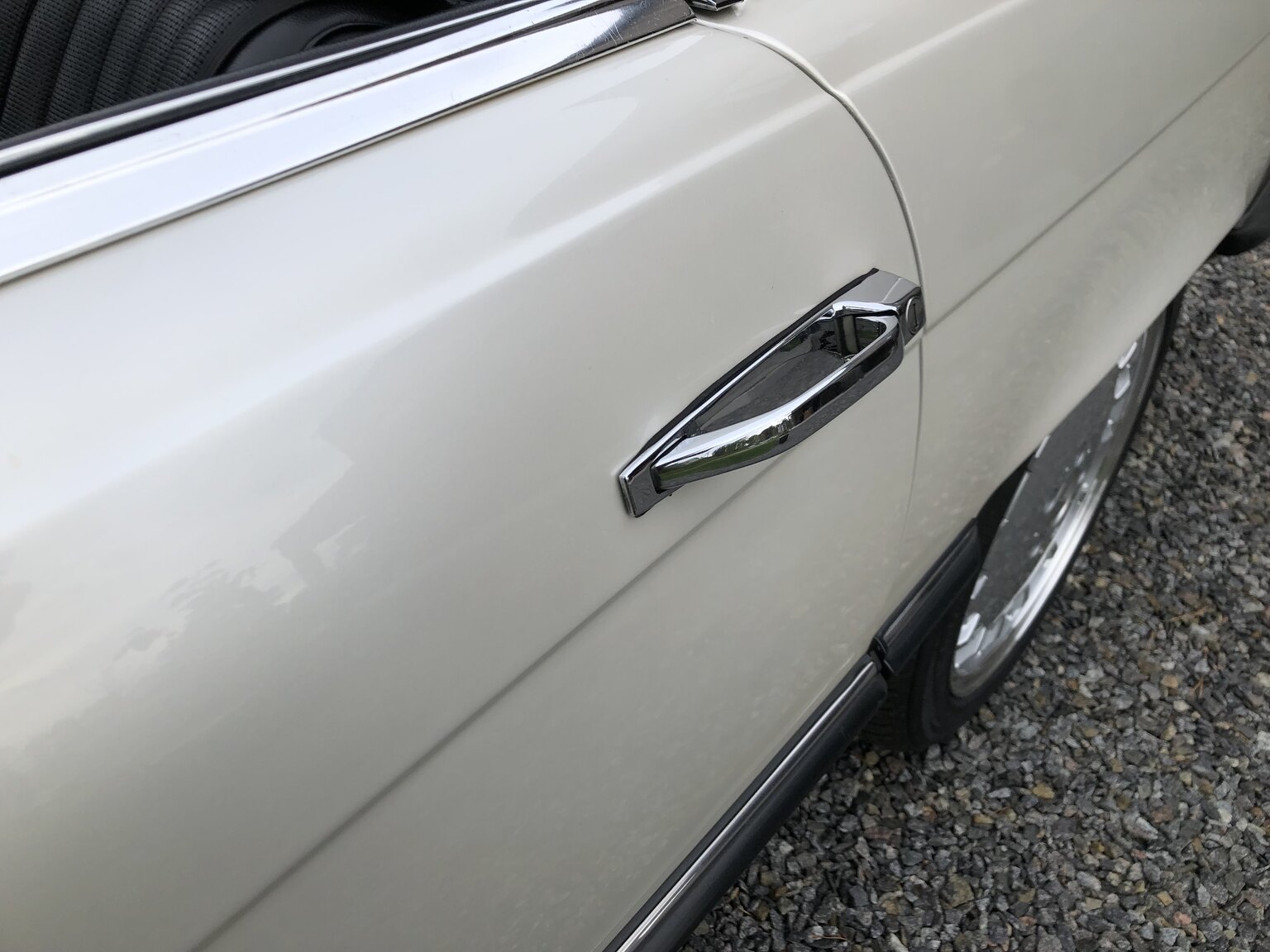 Exteriörbild på 1972 Mercedes-Benz 350 SL